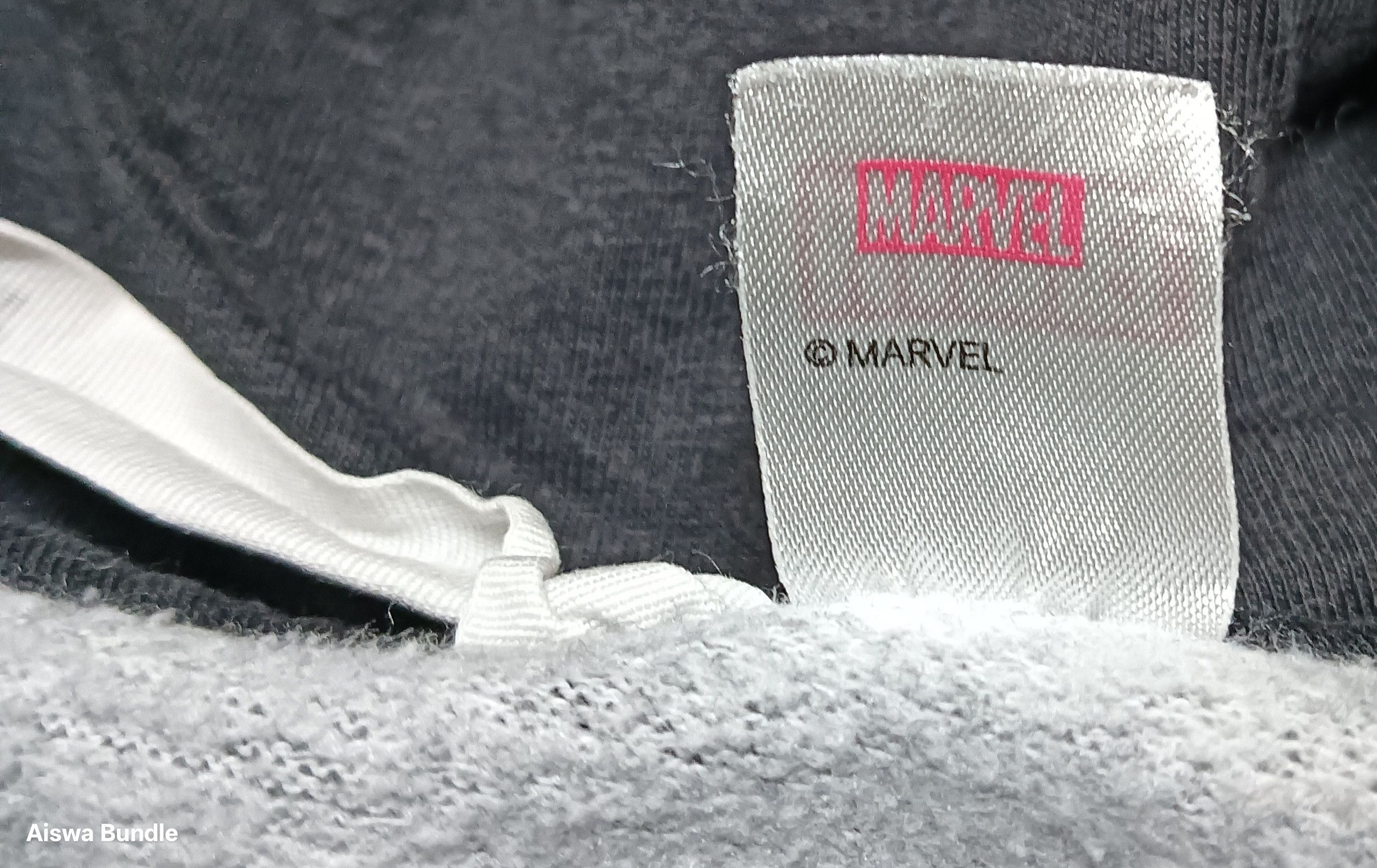 H&M H&M x Marvel Full Print Sweatshirt Size S / US 4 / IT 40 - 11 Thumbnail