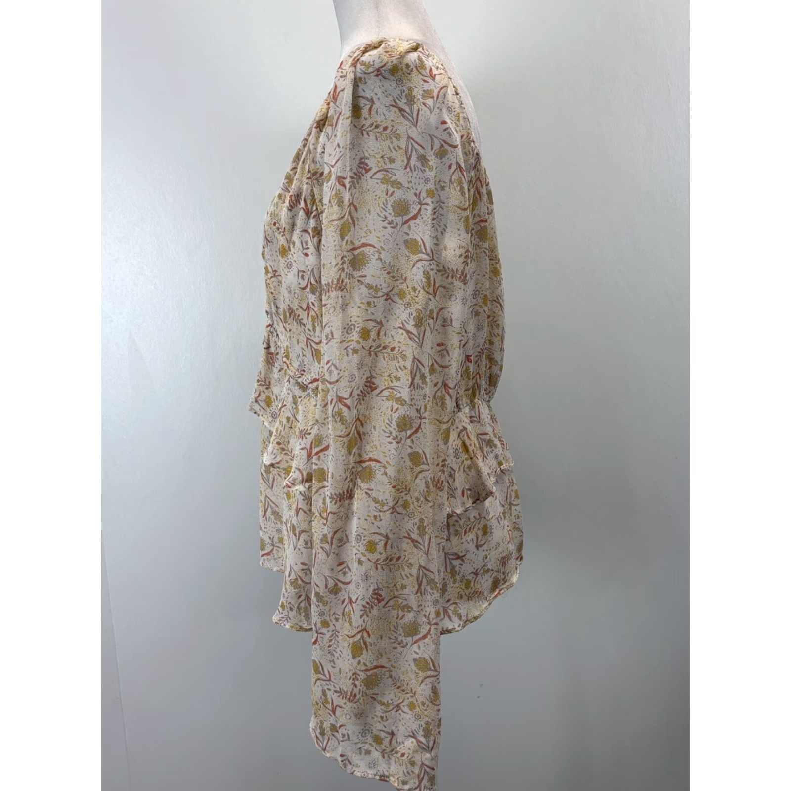 Free People Free People Floral Sheer Bell Sleeve Blouse Medium Beige Womens Size M / US 6-8 / IT 42-44 - 2 Thumbnail