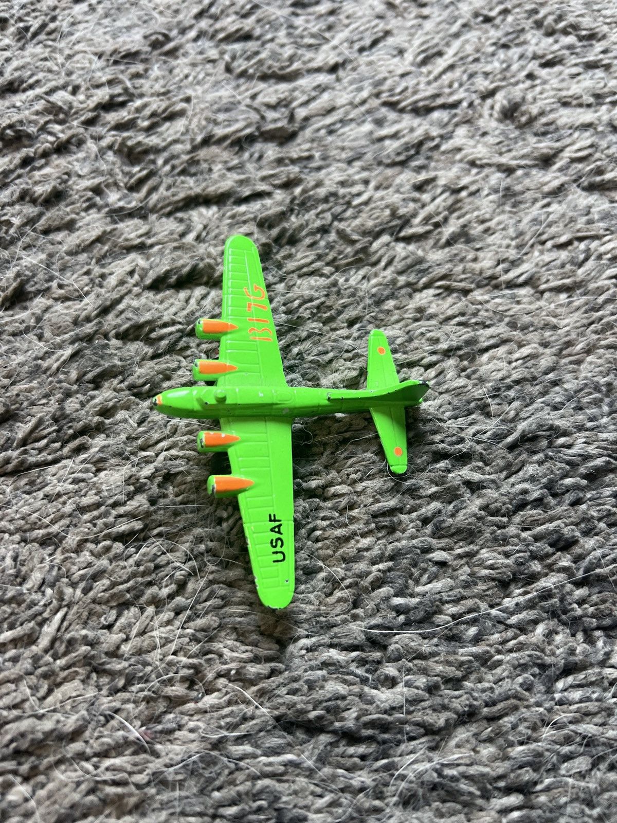 Hypebeast USAF Boeing B-17G Flying Fortress Die-Cast Aircraft Size ONE SIZE - 1 Thumbnail
