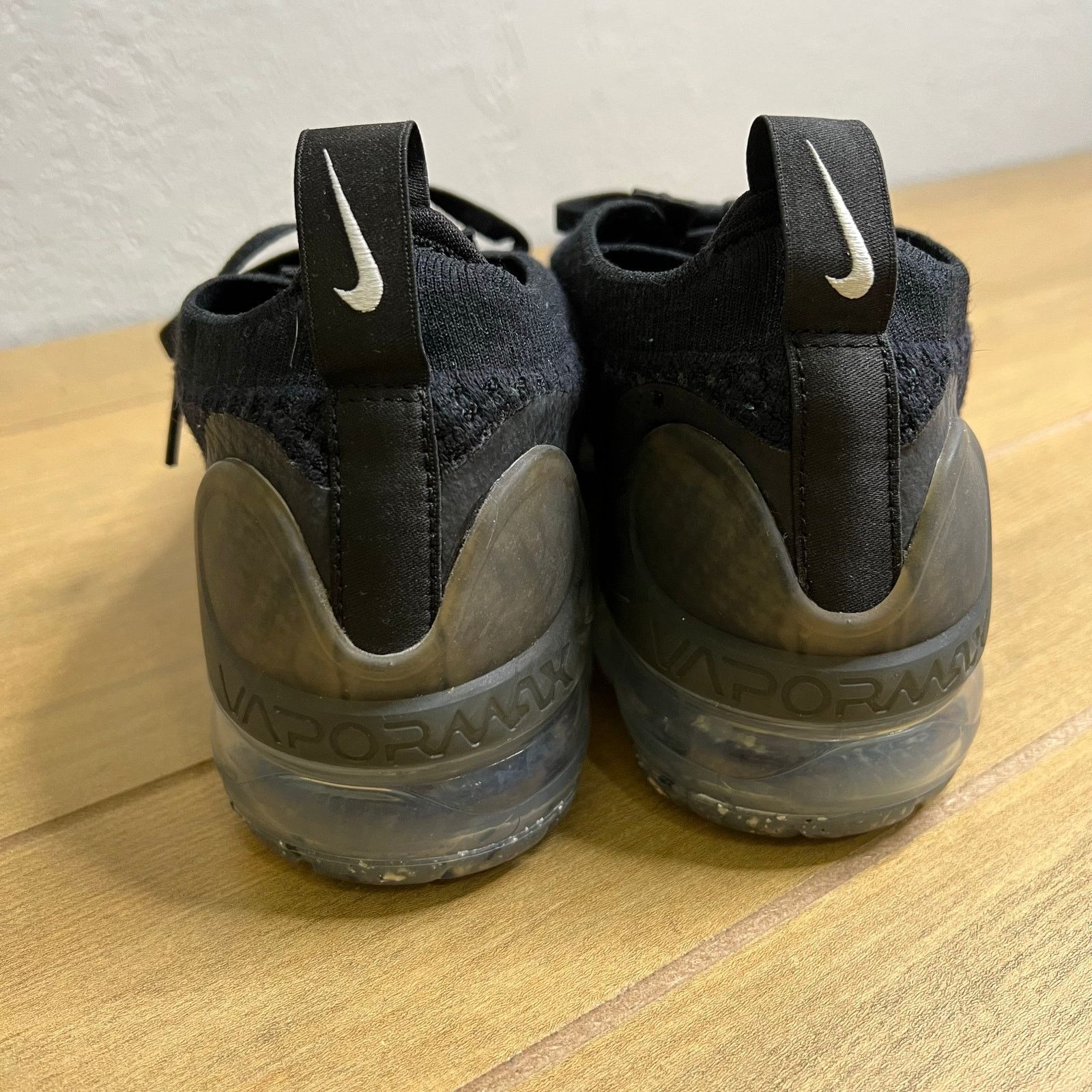 Nike Women's Nike Air VaporMax Sz 8.5 2021 Flyknit Shoes Black Size US 8.5 / IT 38.5 - 12 Thumbnail