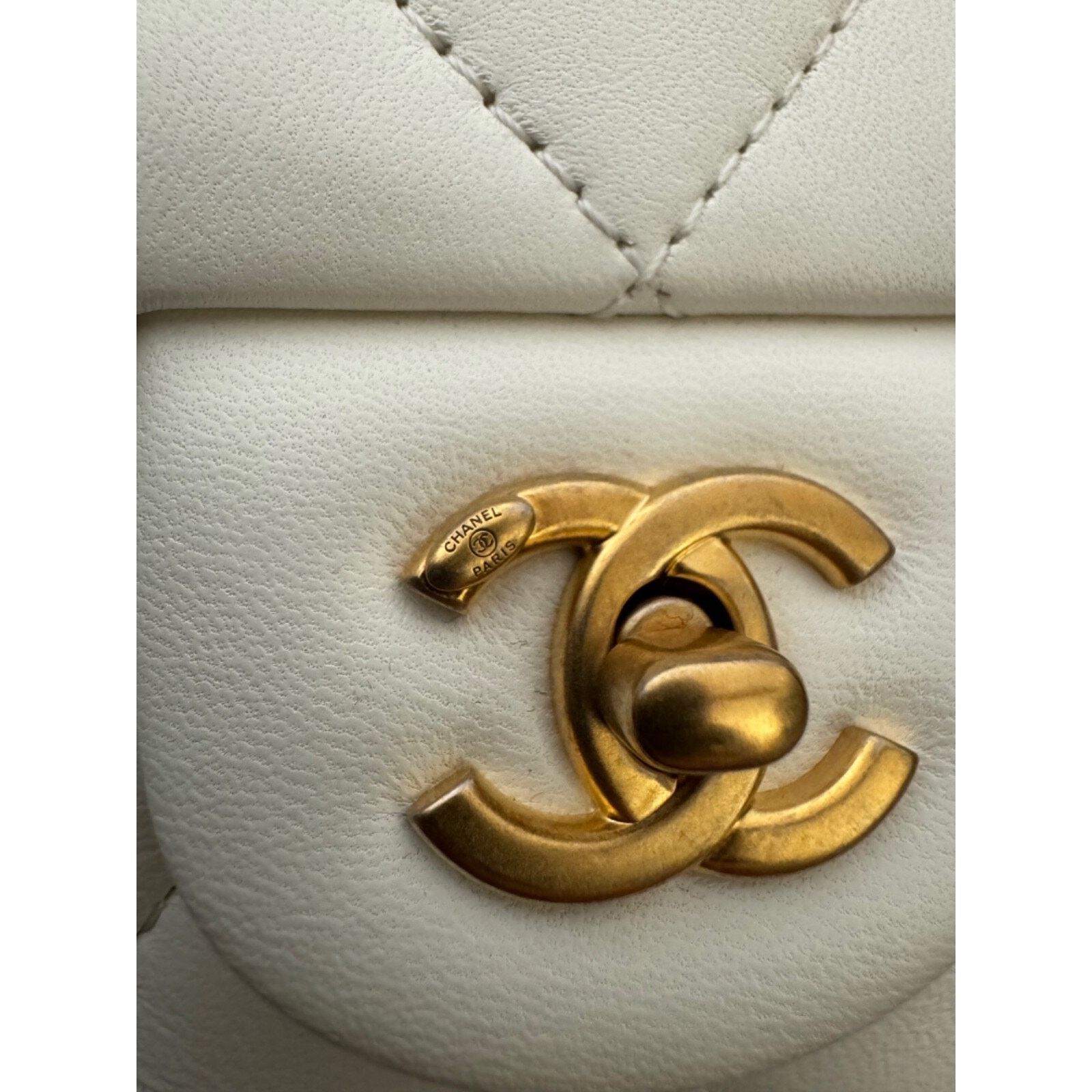 Chanel Chanel Mini Flap Open Heart Gold Logo Shoulder Crossbody Bag Size ONE SIZE - 10 Thumbnail