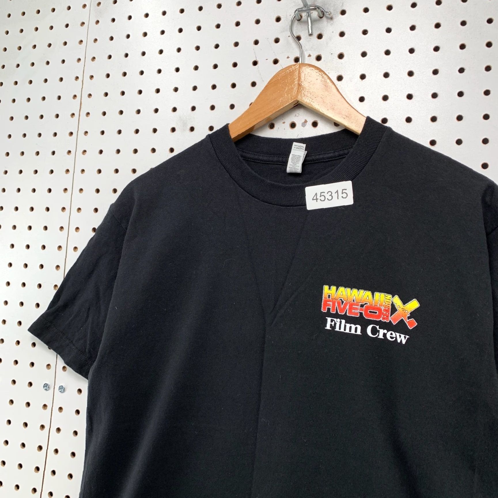 Gildan VINTAGE Hawaii Five O Film Crew Shirt Mens Medium Black Season 10 TV Show Promo Size US M / EU 48-50 / 2 - 5 Thumbnail