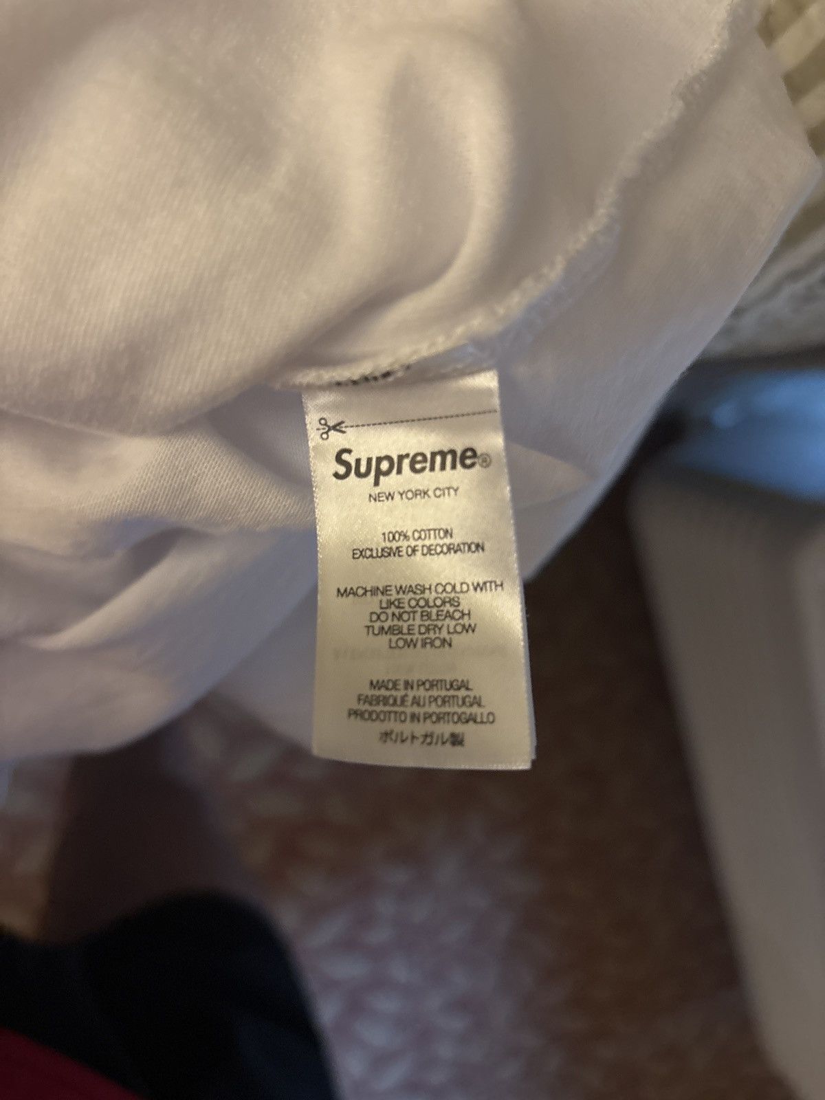 Supreme Supreme small box logo FW24 Size US S / EU 44-46 / 1 - 6 Thumbnail