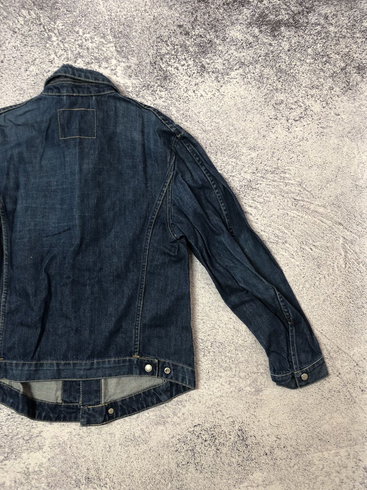 Levi's × Vintage Women’s Jean jacket Levi’s vintage size S made in USA y2k Size S / US 4 / IT 40 - 9 Thumbnail