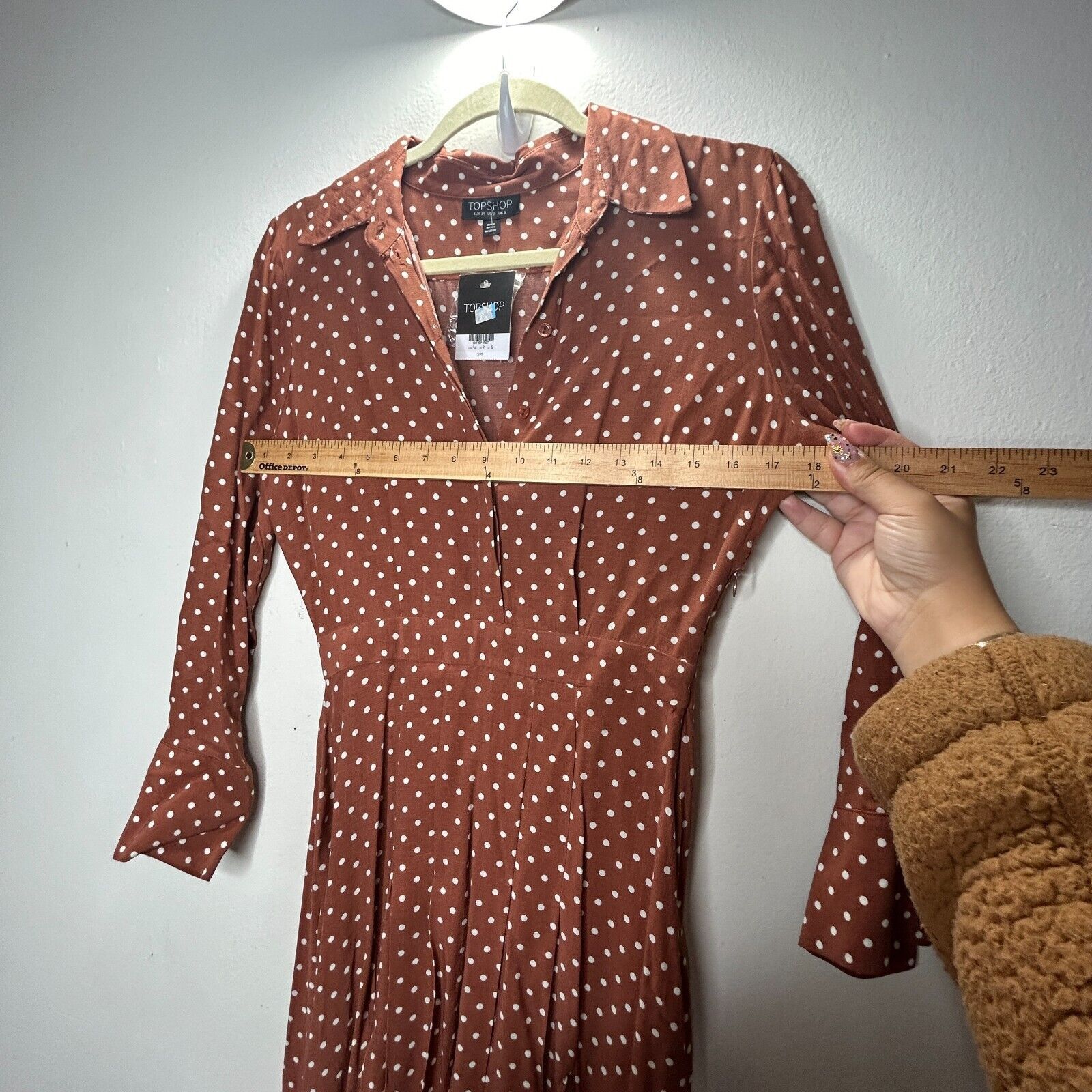 Topshop Topshop Polka-Dot 3/4 Sleeve Button Pleated Slit Maxi Dress Size XS / US 0-2 / IT 36-38 - 9 Thumbnail
