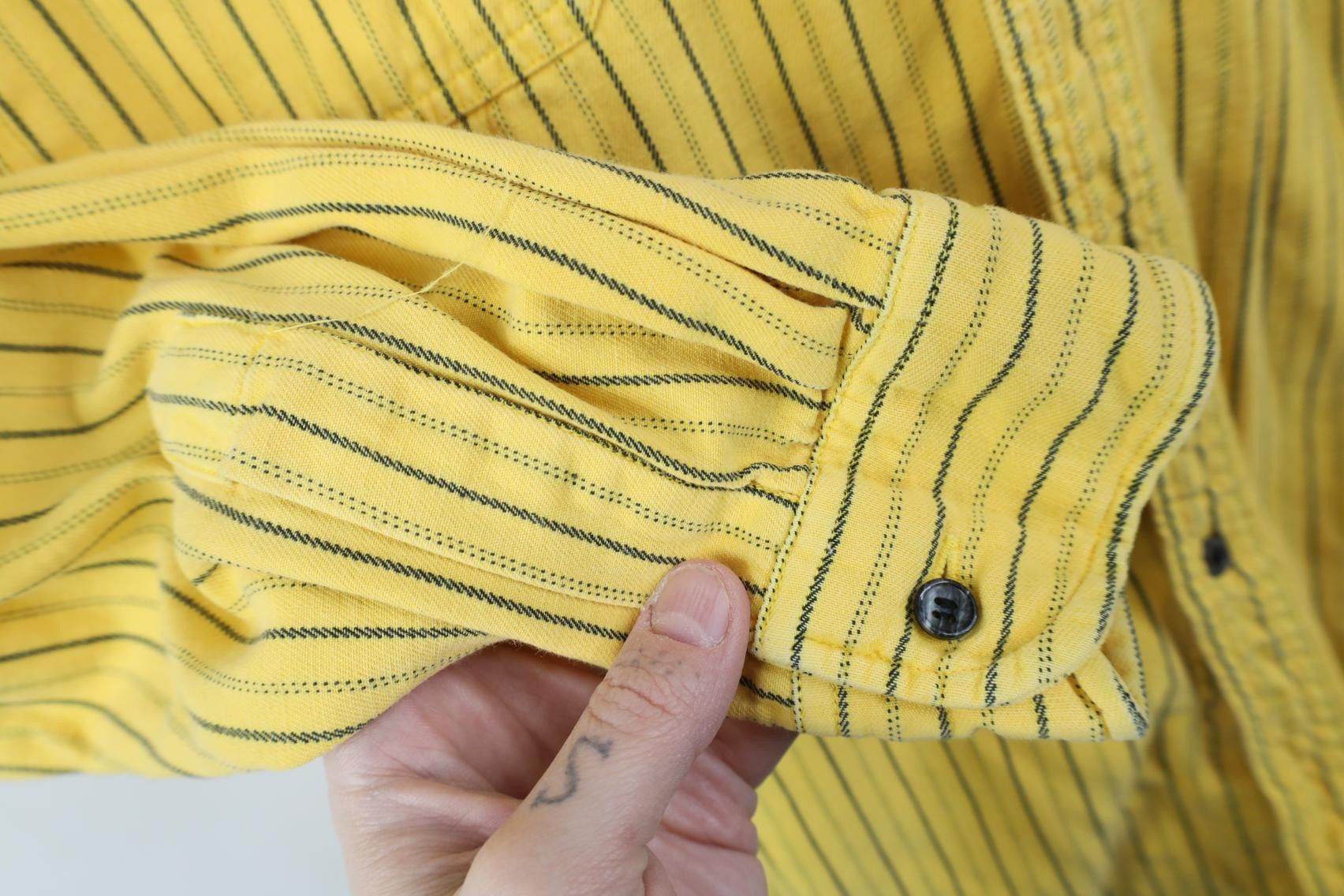 Vintage Vintage 90s Streetwear Big Pocket Button Shirt Yellow Size US S / EU 44-46 / 1 - 8 Thumbnail