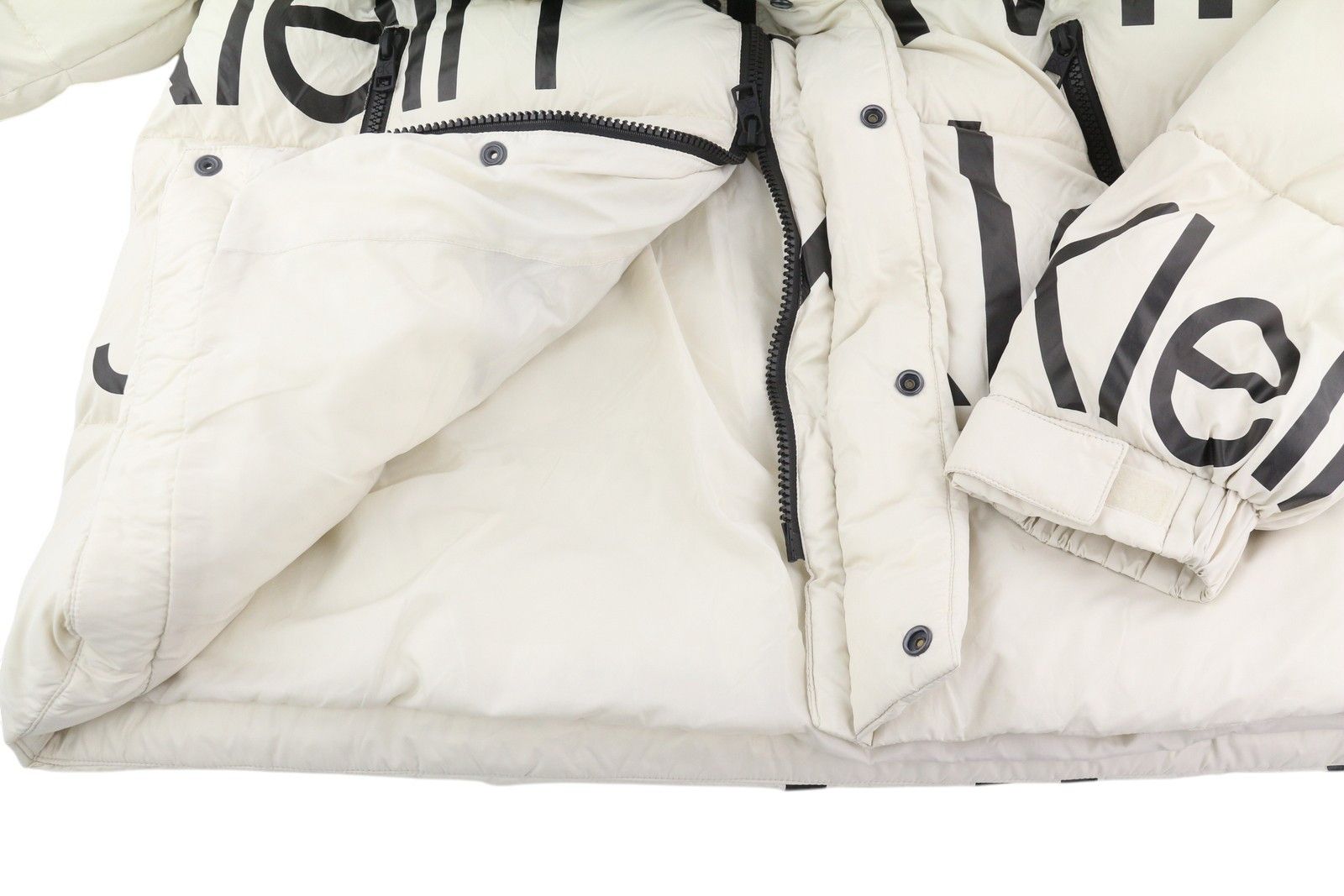 Calvin Klein BOLD DISRUPTED LOGO L White Insulated Quilted Hooded 86401 Size US L / EU 52-54 / 3 - 6 Thumbnail