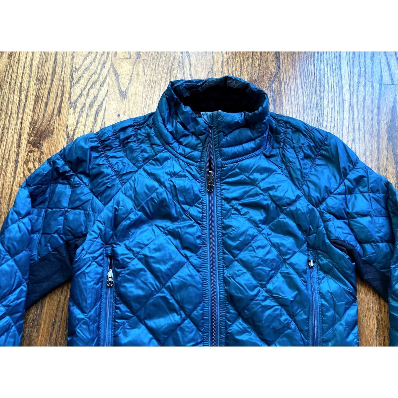 Lululemon Lululemon Puffer Jacket Womens Size 4 Reversible Blue Black Down Zip Jacket Athleisure Womens Winter Fall Spring Activewear Size S / US 4 / IT 40 - 2 Thumbnail