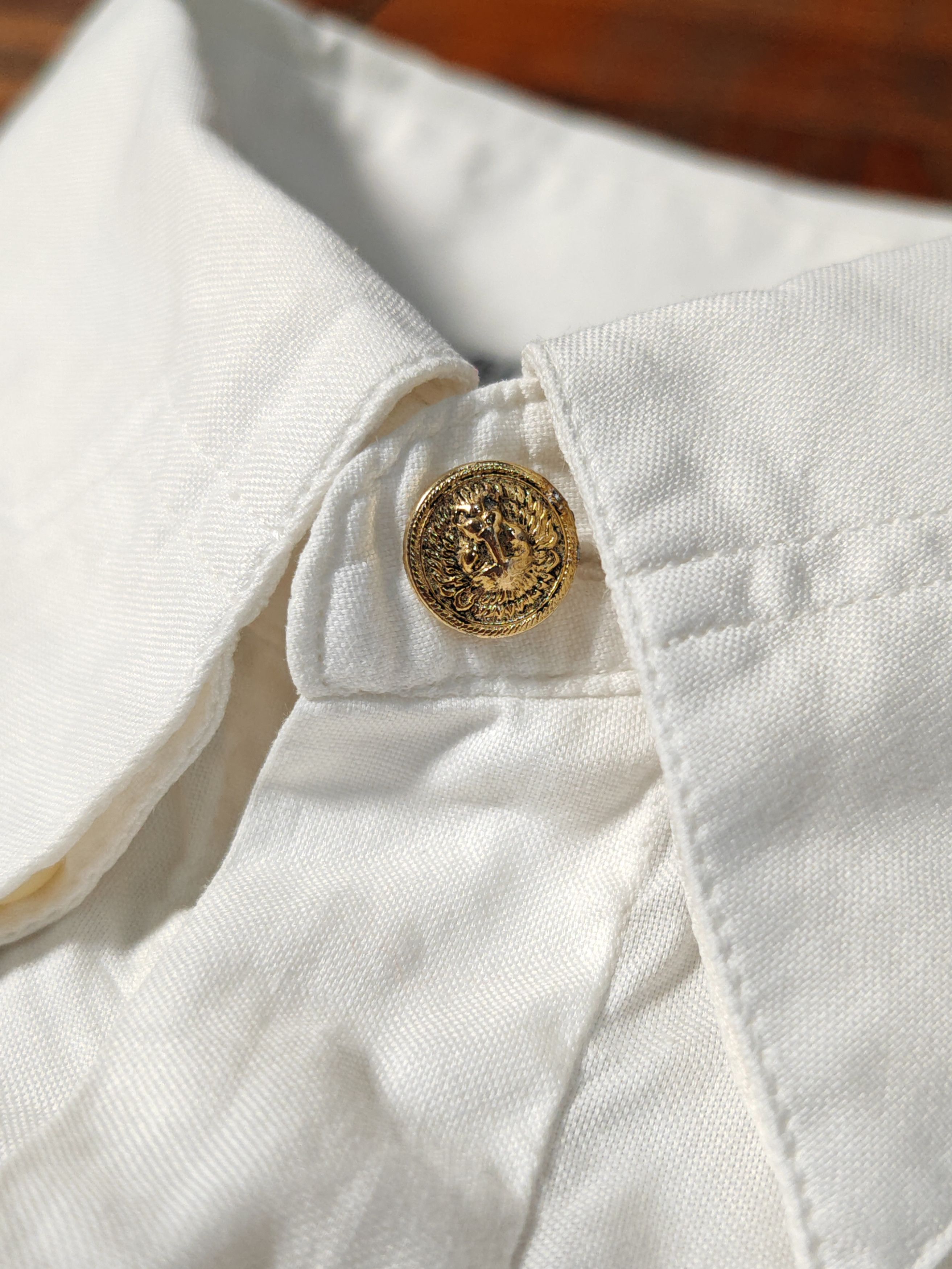 Versus Versace Versus Versace 90s Gold Lion Shirts Long Sleeves Italy 15 ¾ Size US L / EU 52-54 / 3 - 9 Thumbnail