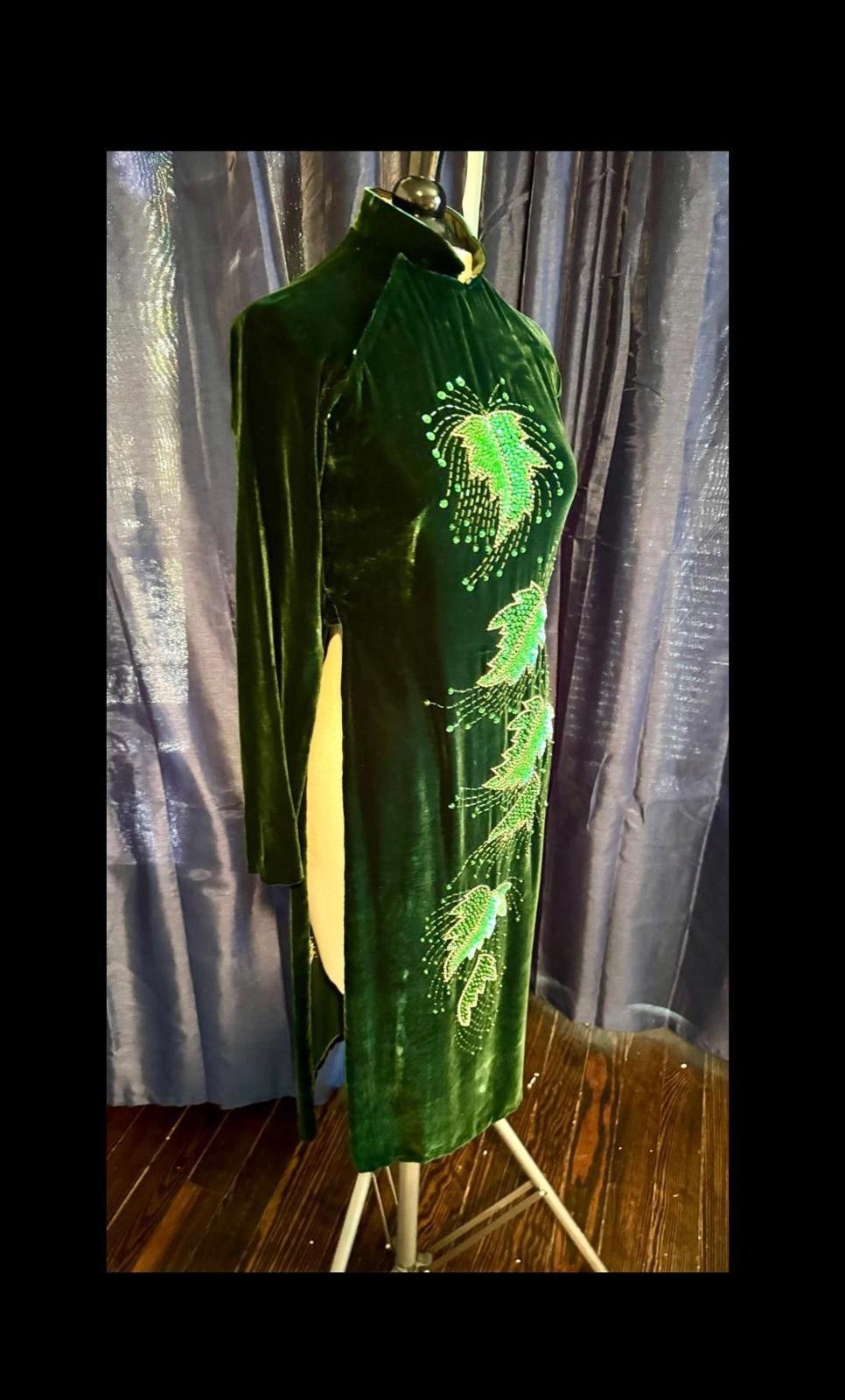 Thom Browne Vintage Cheongsam Green Velvet Dress with Sequin Leaf Detail Size S / US 4 / IT 40 - 9 Thumbnail