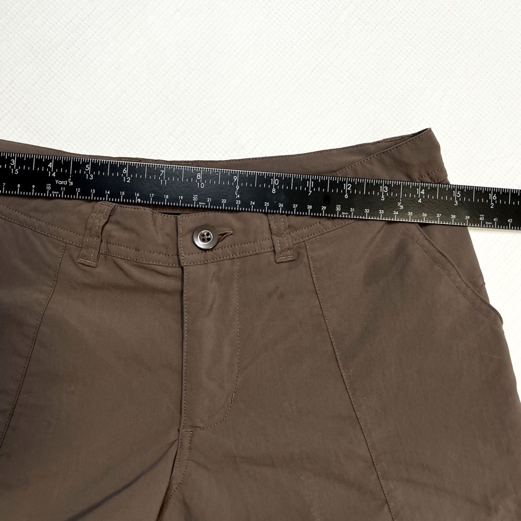 Patagonia Patagonia Bermuda Shorts Greenish Brown Women’s Sz 4 Lightweight Nylon Polyester Pockets Logo Activewear Casual Outdoor Size 27" / US 4 / IT 40 - 4 Thumbnail