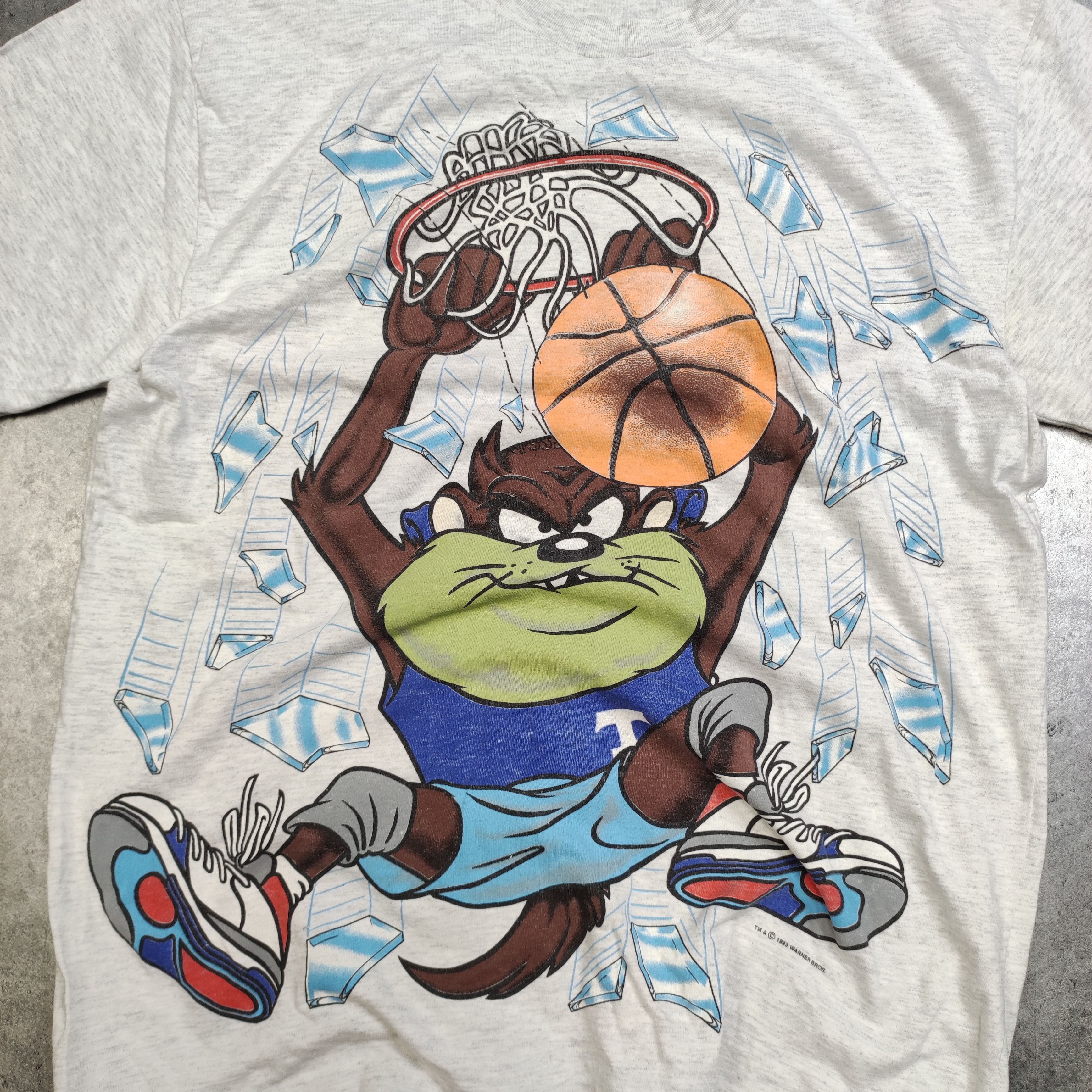 Vintage × Warner Bros RARE 1993 Warner Bros Taz Basketball Full Over Print Tshirt Size US L / EU 52-54 / 3 - 5 Thumbnail