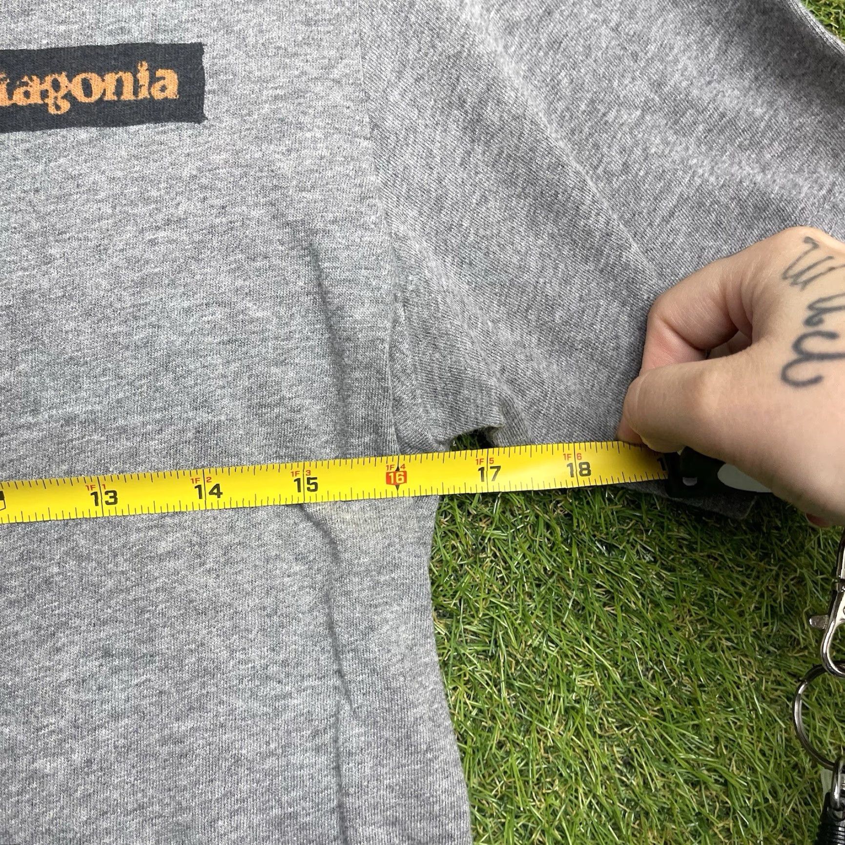 Patagonia Patagonia Shirt Mens XS Grey Short Sleeve Haleiwa Button-Up Vintage Distressed Wave Outdoor 90s Mens Size US XS / EU 42 / 0 - 5 Thumbnail