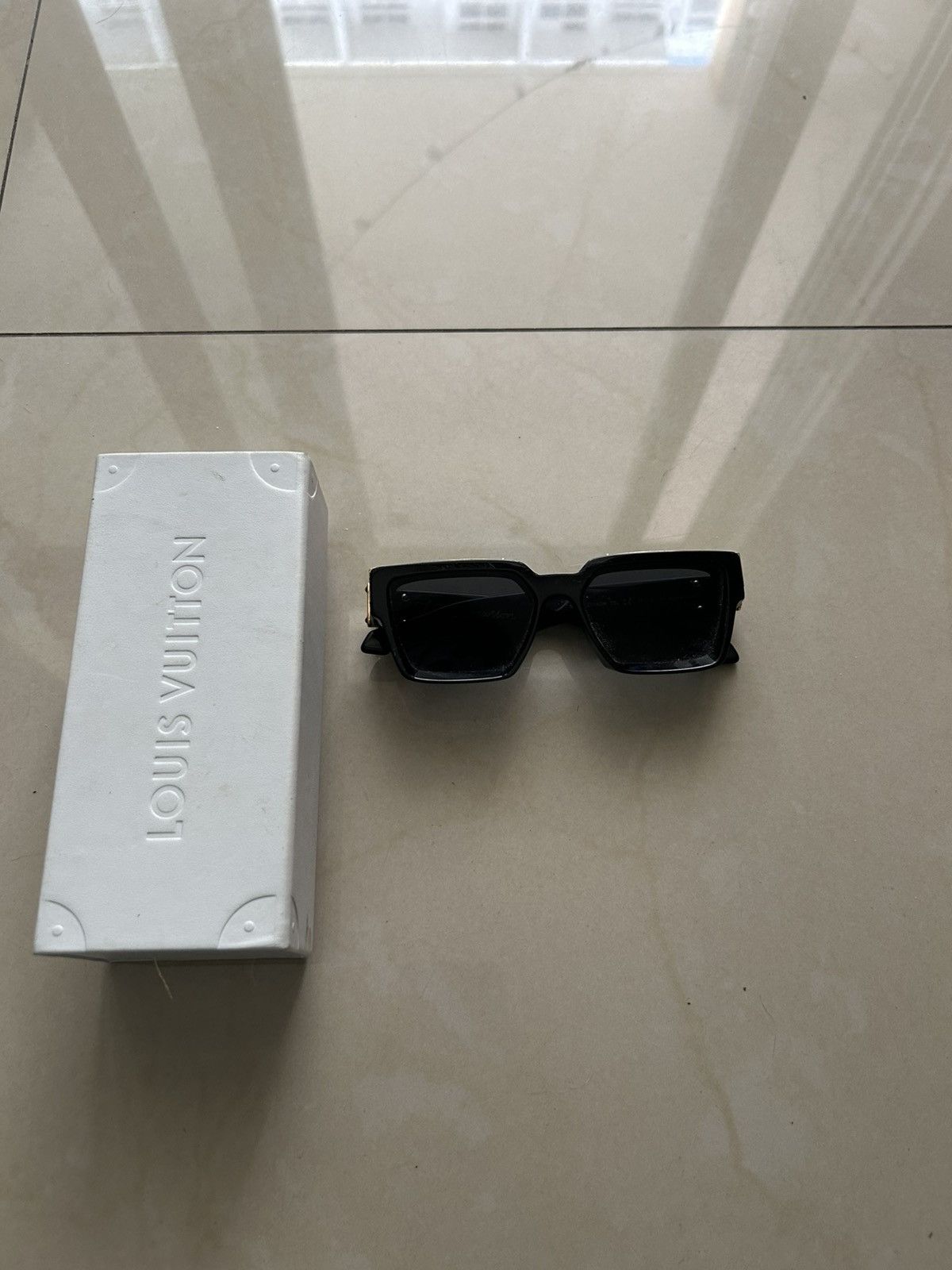Louis Vuitton Louis Vuitton Black Millionaires Size ONE SIZE - 1 Thumbnail
