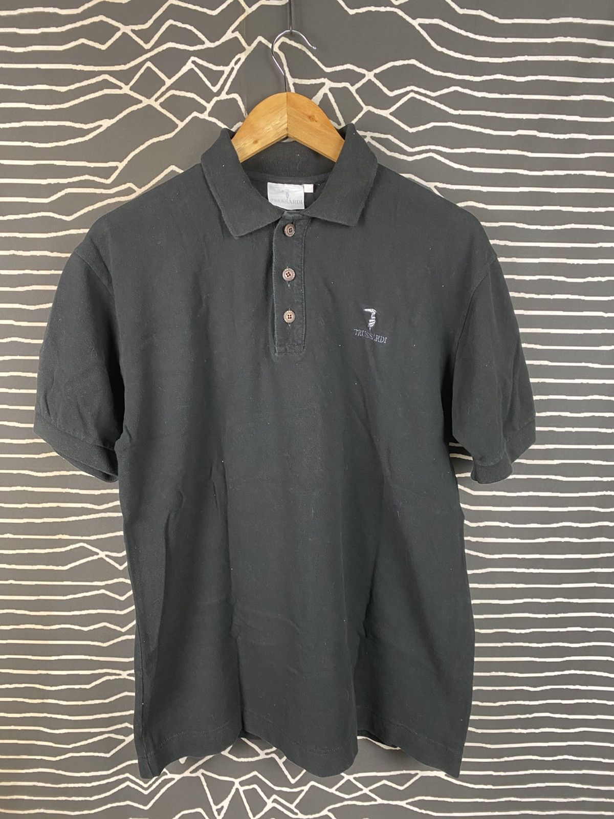 Trussardi VINTAGE Trussardi Made In Italy Grey Logo Polo Shirt Size US L / EU 52-54 / 3 - 1 Thumbnail