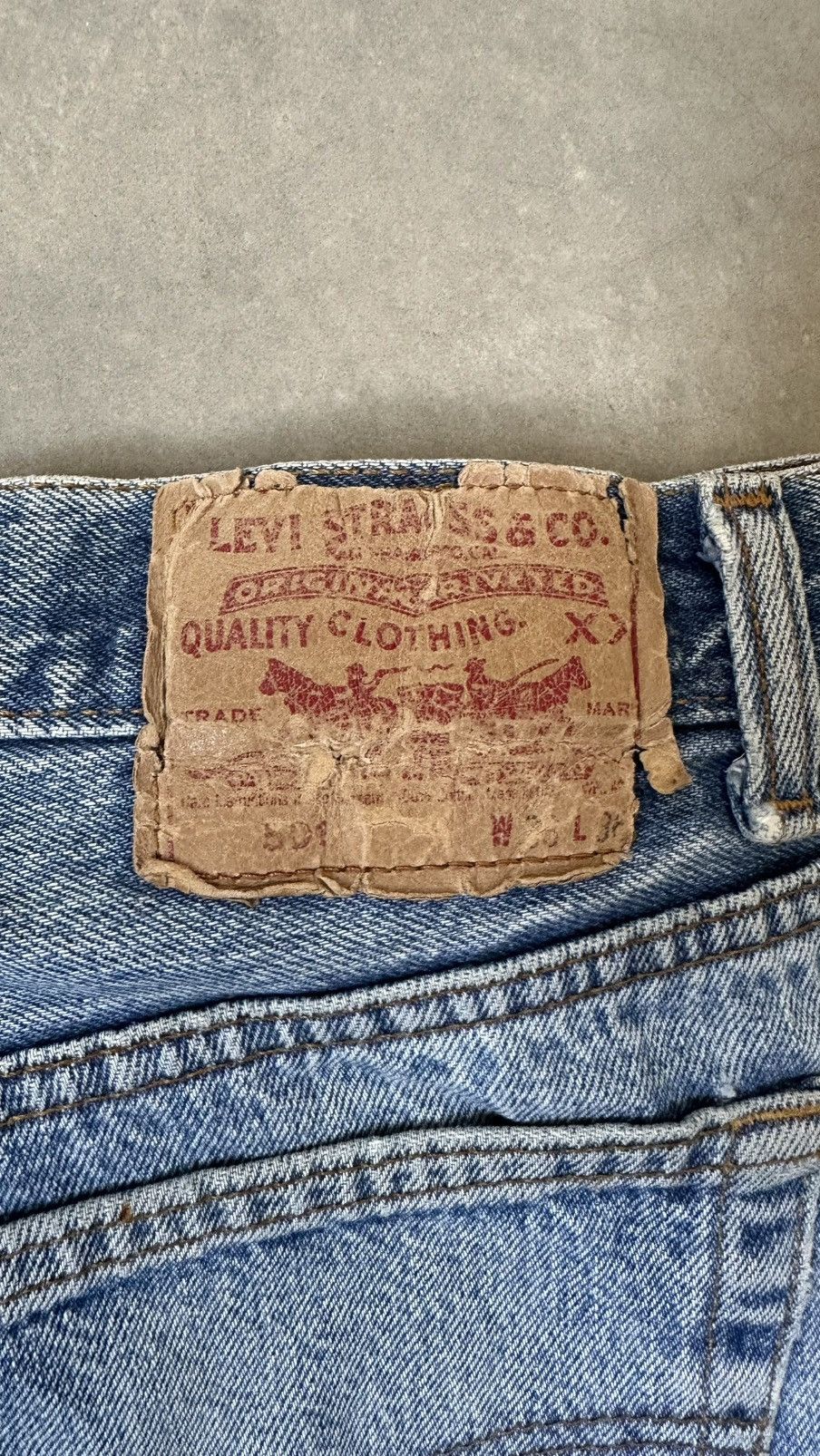 Levi's VINTAGE LEVIS 501 MADE IN USA DENIM PANT Size US 32 / EU 48 - 16 Thumbnail