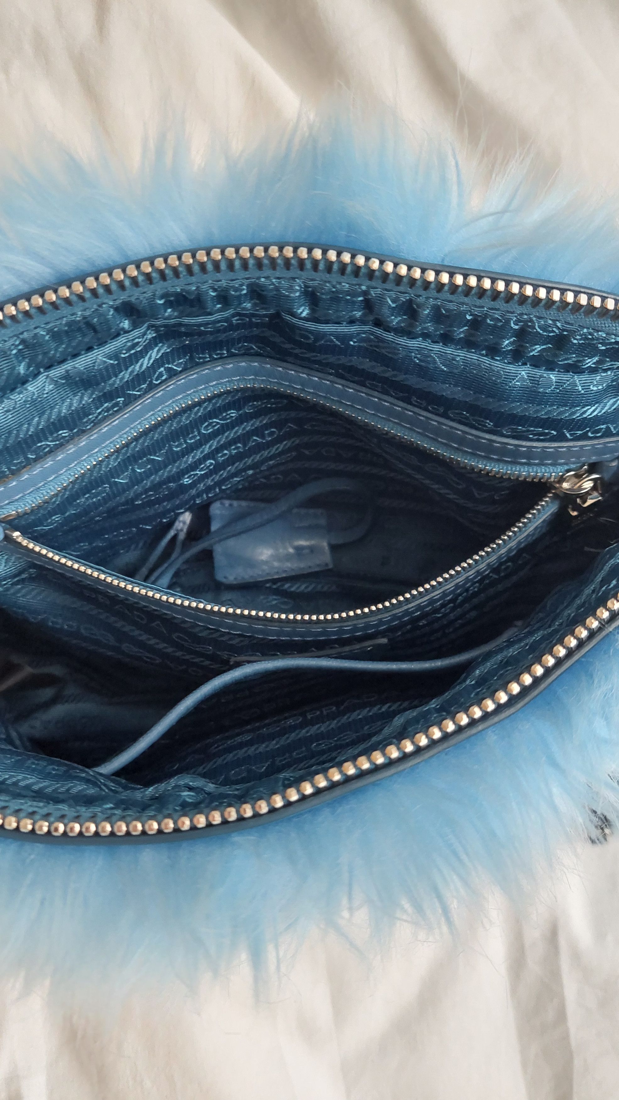 Prada Vintage faux fur blue chain bag Size ONE SIZE - 6 Thumbnail