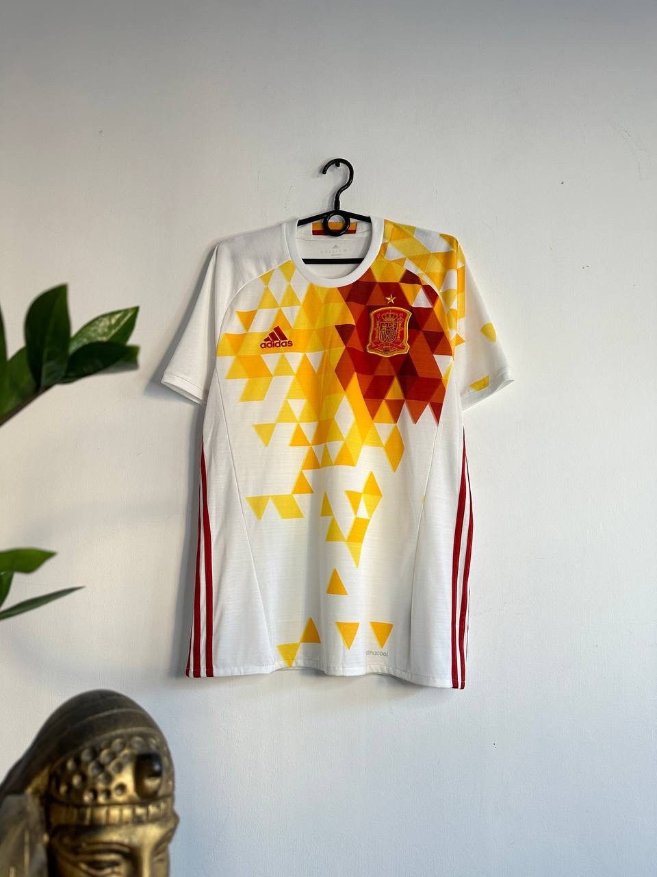 Adidas Spain National 2015-16 Away Football Shirt Size US M / EU 48-50 / 2 - 1 Thumbnail