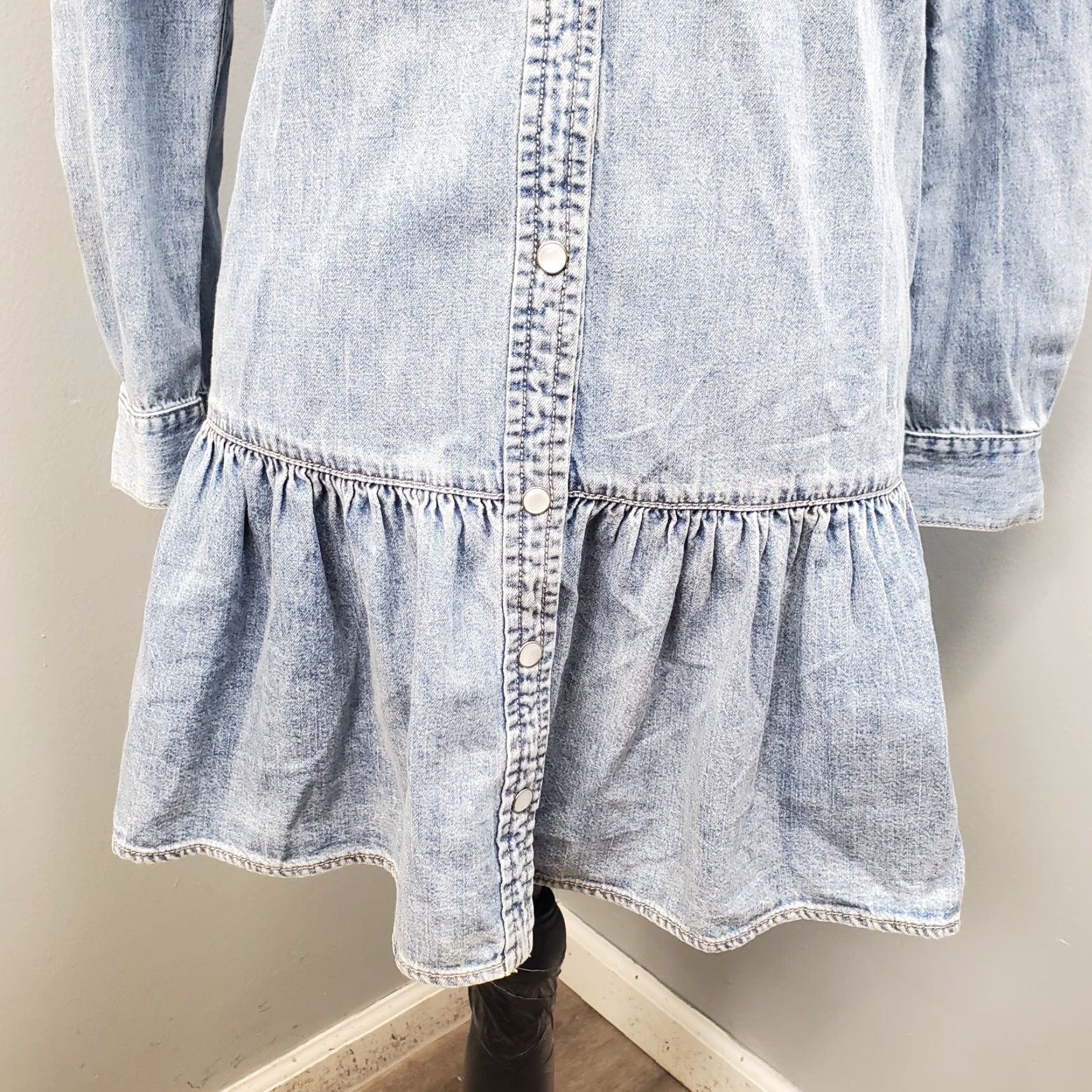 Veronica Beard Veronica Beard Women Dress Shirt Denim Parkton Blue Short Peplum Hem Long Sleeve Roll Tab Neck Collared Pocketed 0 Size 0 Size 25" / US 0 / IT 36 - 4 Thumbnail