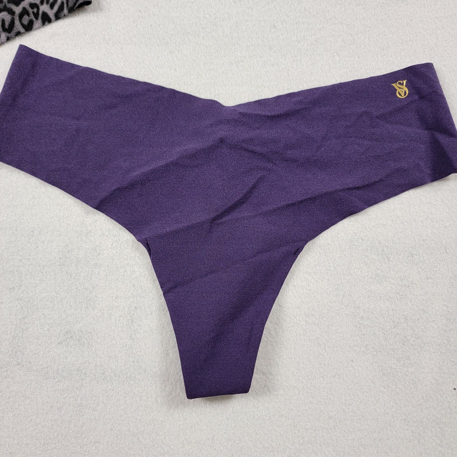 Victoria's Secret Victoria's Secret Thong/String Panties 3pk Sz M Size ONE SIZE - 3 Thumbnail