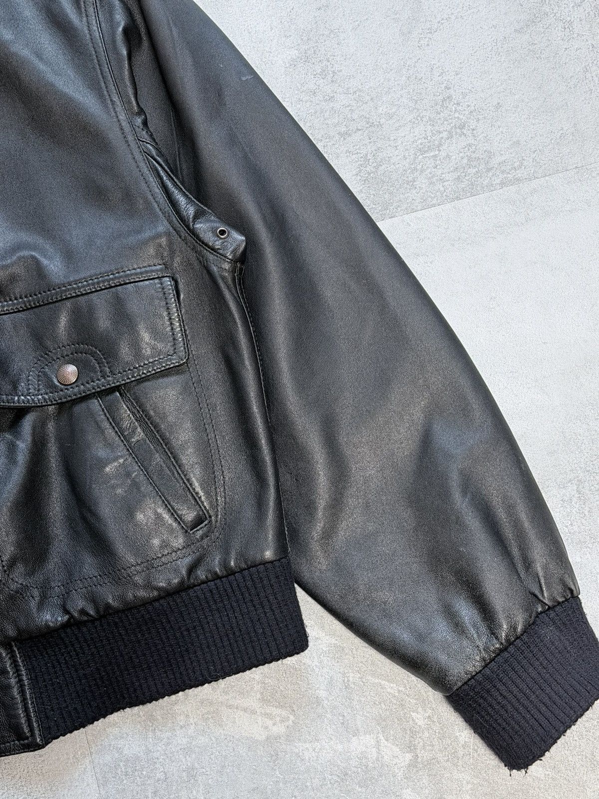 Vintage Vintage Black Shearling Guido Medici Leather Bomber Jacket Size US L / EU 52-54 / 3 - 8 Thumbnail