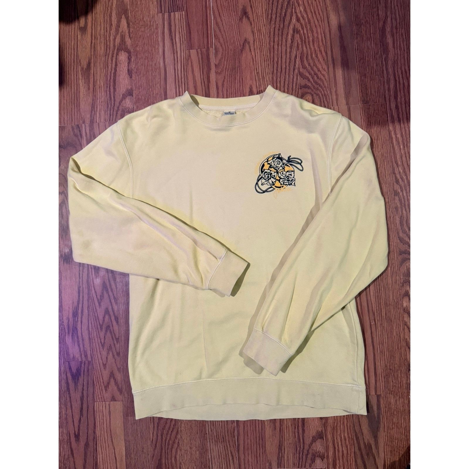 Other Canary Yellow Crew Neck with Roses Size US M / EU 48-50 / 2 - 1 Thumbnail