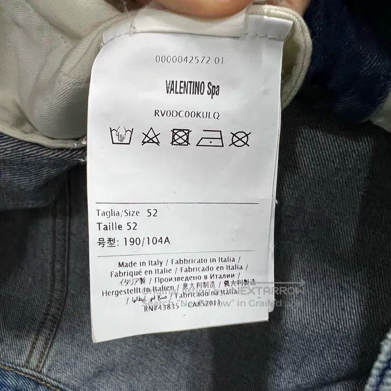 Valentino Valentino A large logo denim jacket on the chest Size US XL / EU 56 / 4 - 4 Thumbnail