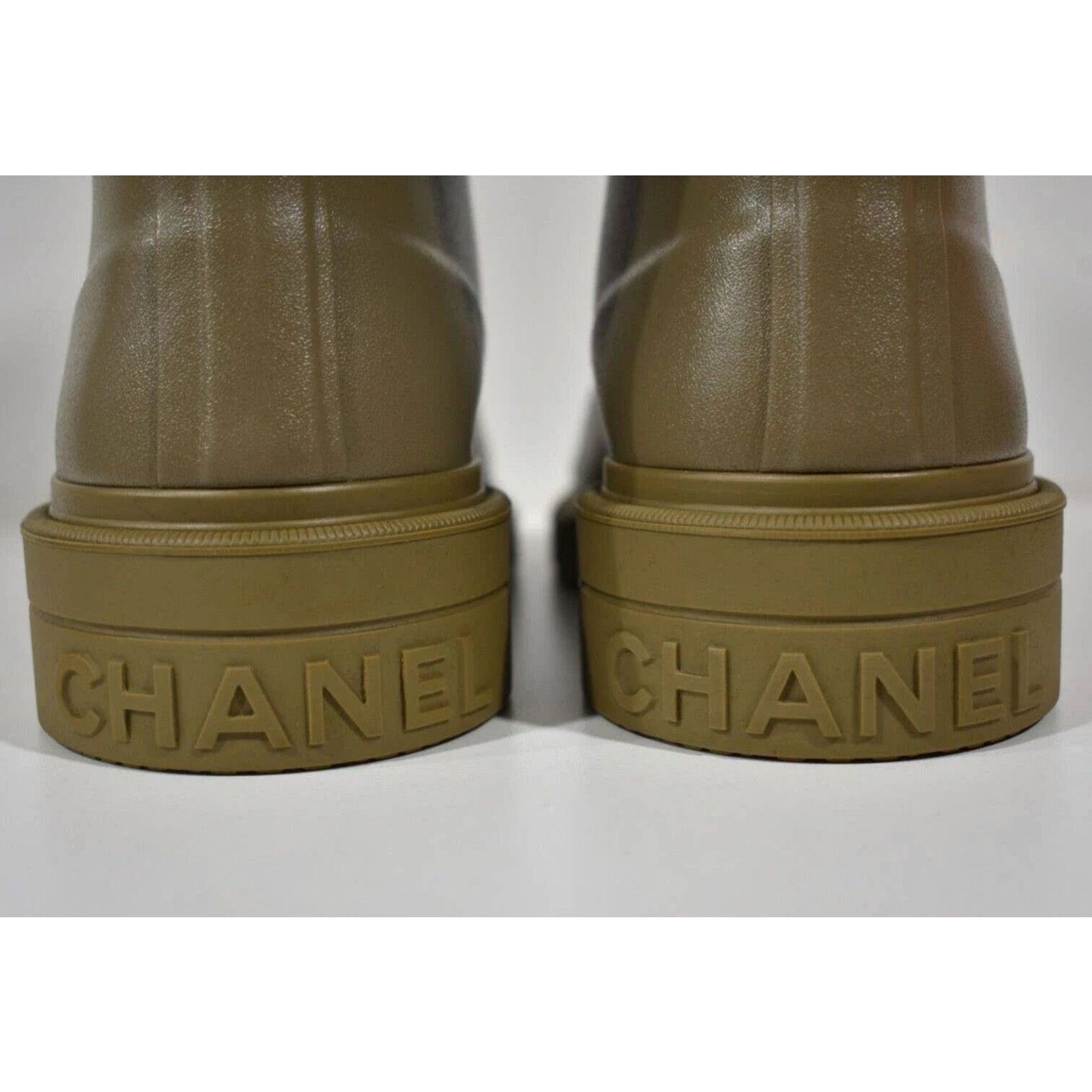 Chanel Chanel 22K Dark Beige White CC Logo High Rubber Rain Boot 40 Size US 10 / IT 40 - 11 Thumbnail