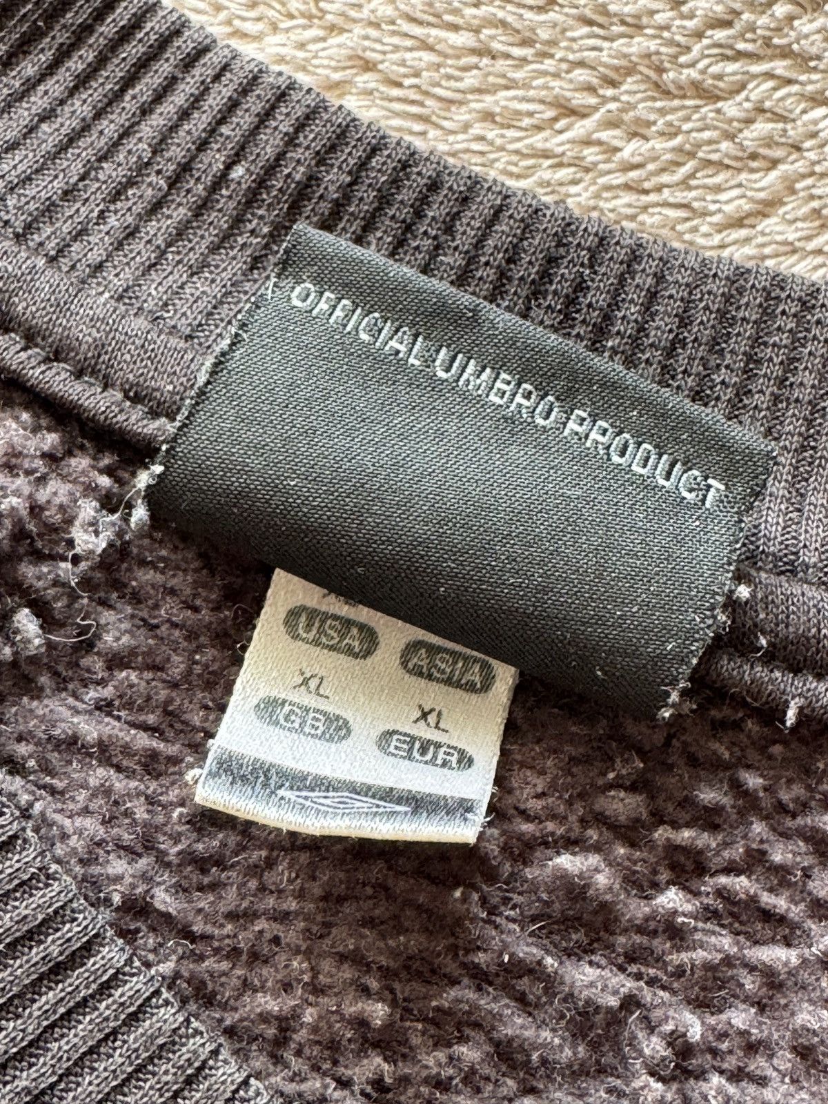 Vintage Umbro Washed Faded Baggy Sweatshirt nike vetements ysl Size US M / EU 48-50 / 2 - 5 Thumbnail