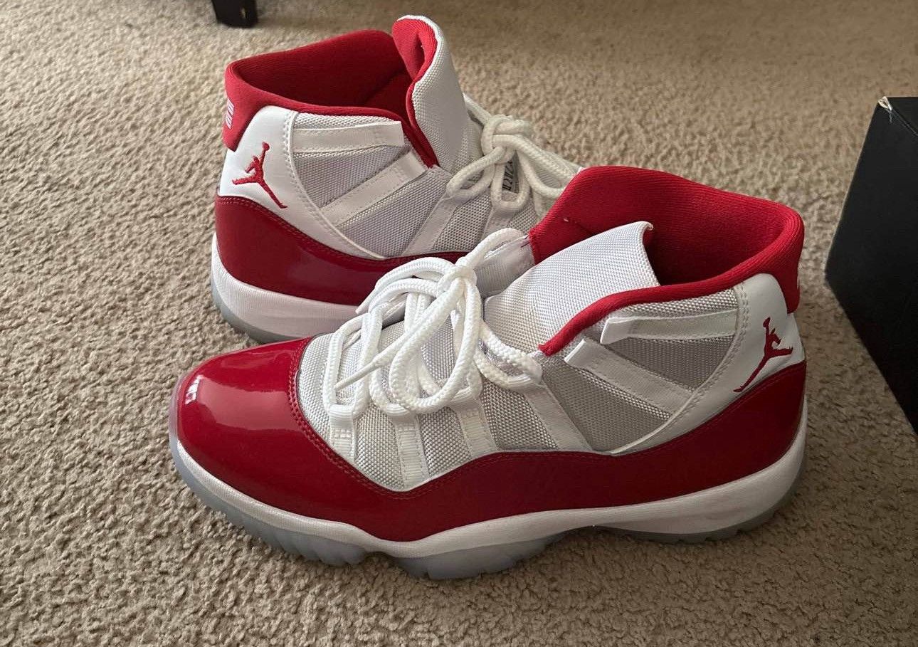 Jordan Brand Jordan 11 cherry Size US 10 / EU 43 - 2 Thumbnail