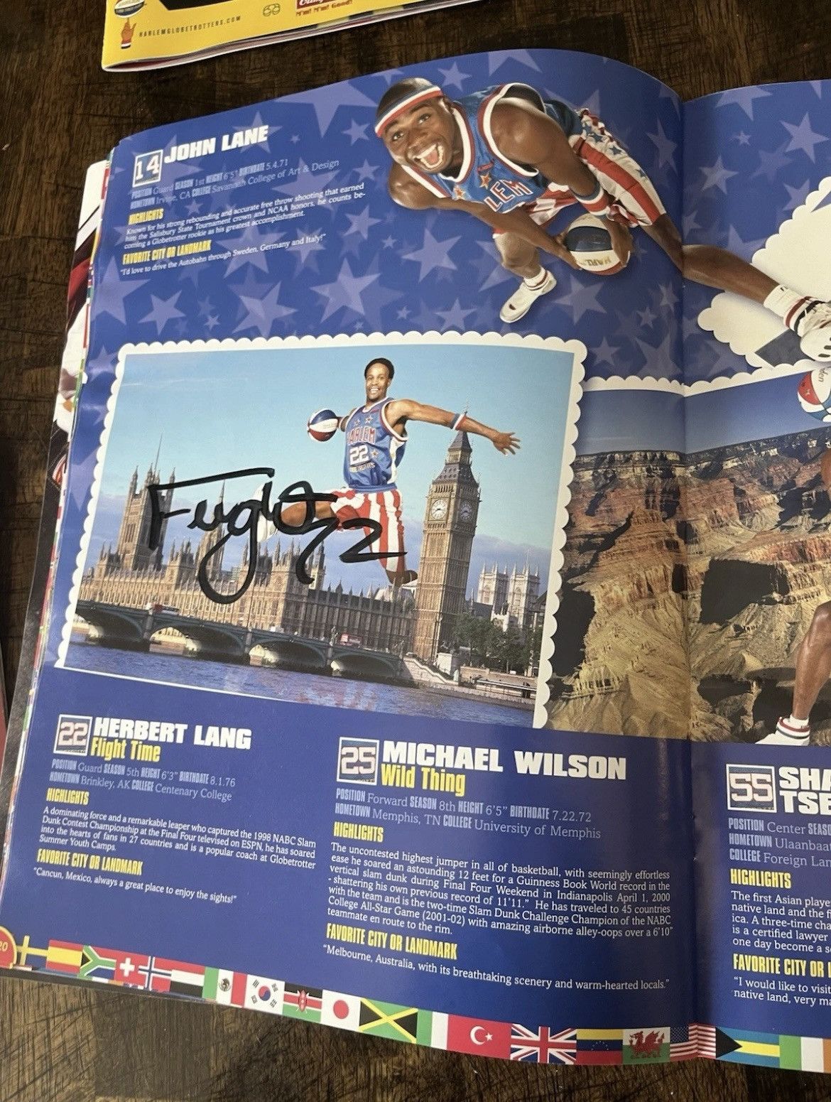 Harlem Globetrotters RARE Harlem Globetrotters SIGNED Flight Time Gaffney +15 Size ONE SIZE - 6 Thumbnail