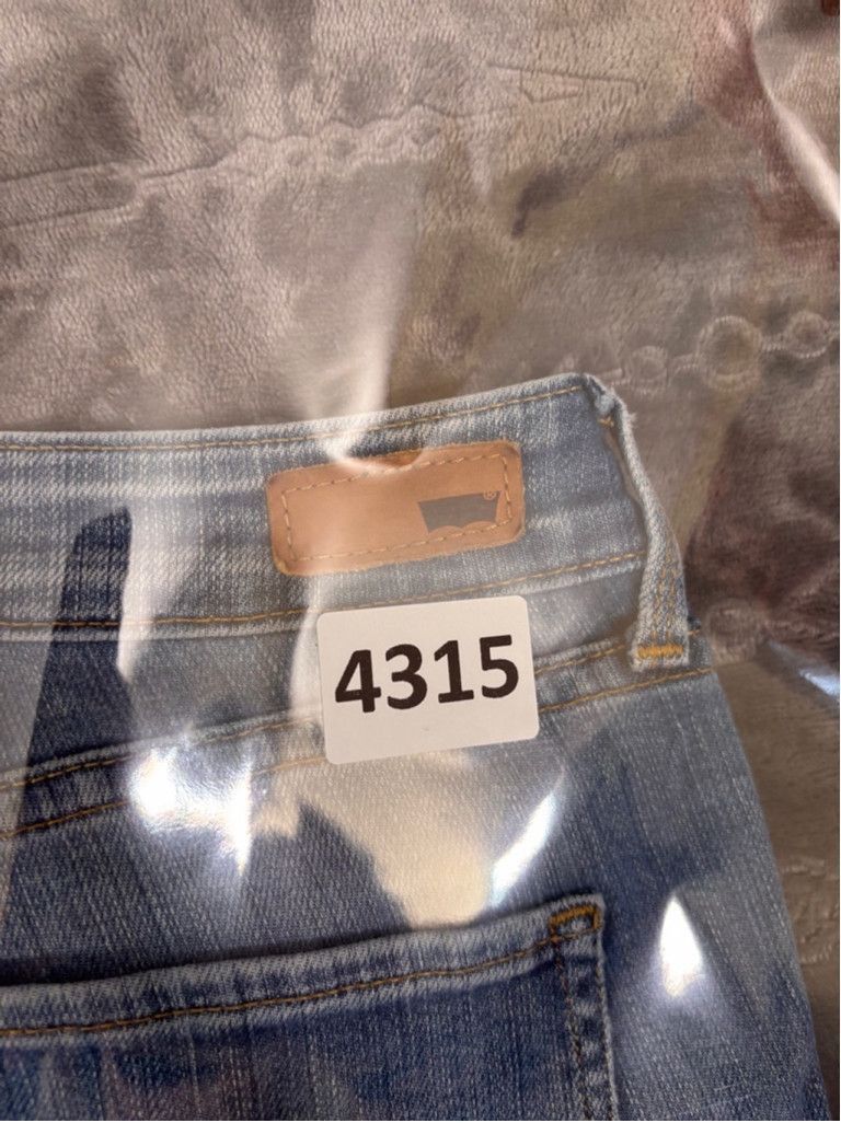 Levi's Women's Levi's Bold Curve Mid-Rise Skinny Jeans Size 28 Blue Size 28" / US 6 / IT 42 - 14 Thumbnail