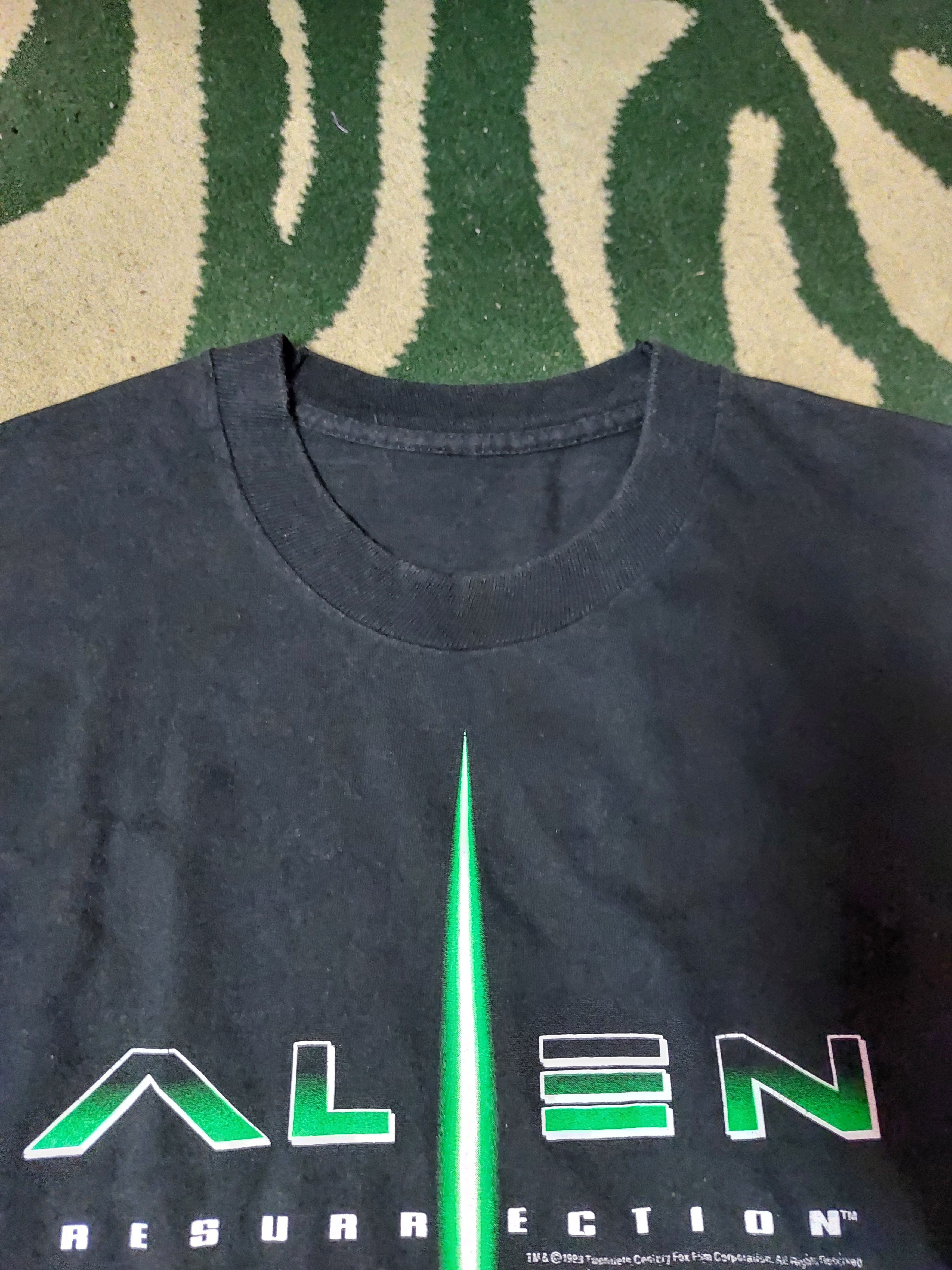 Vintage VINTAGE ALIEN RESURRECTION 90'S MOVIE T Size US M / EU 48-50 / 2 - 5 Thumbnail