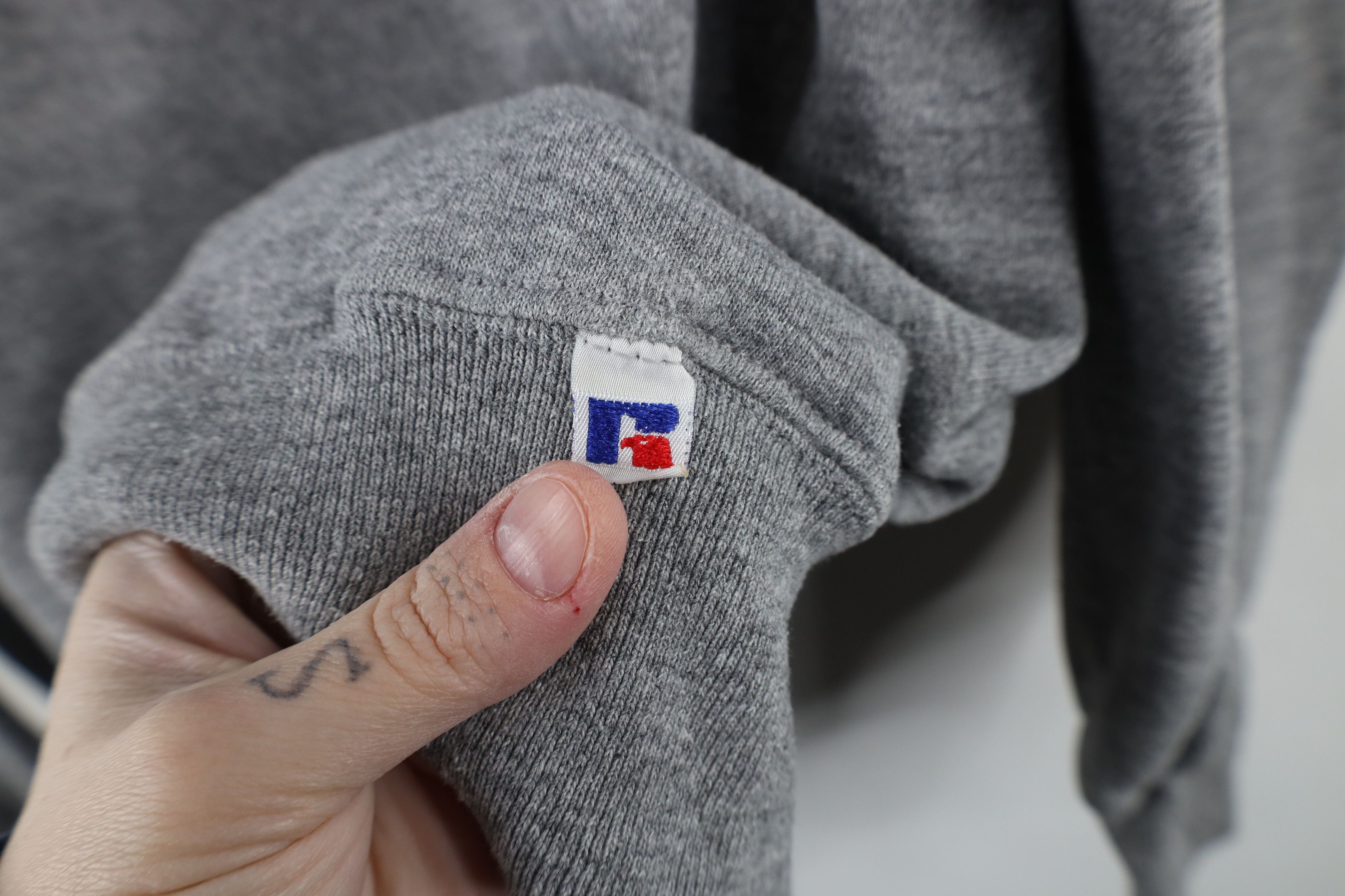 Russell Athletic × Vintage Vintage 90s Russell Athletic Crewneck Sweatshirt Gray USA Size US XL / EU 56 / 4 - 4 Thumbnail