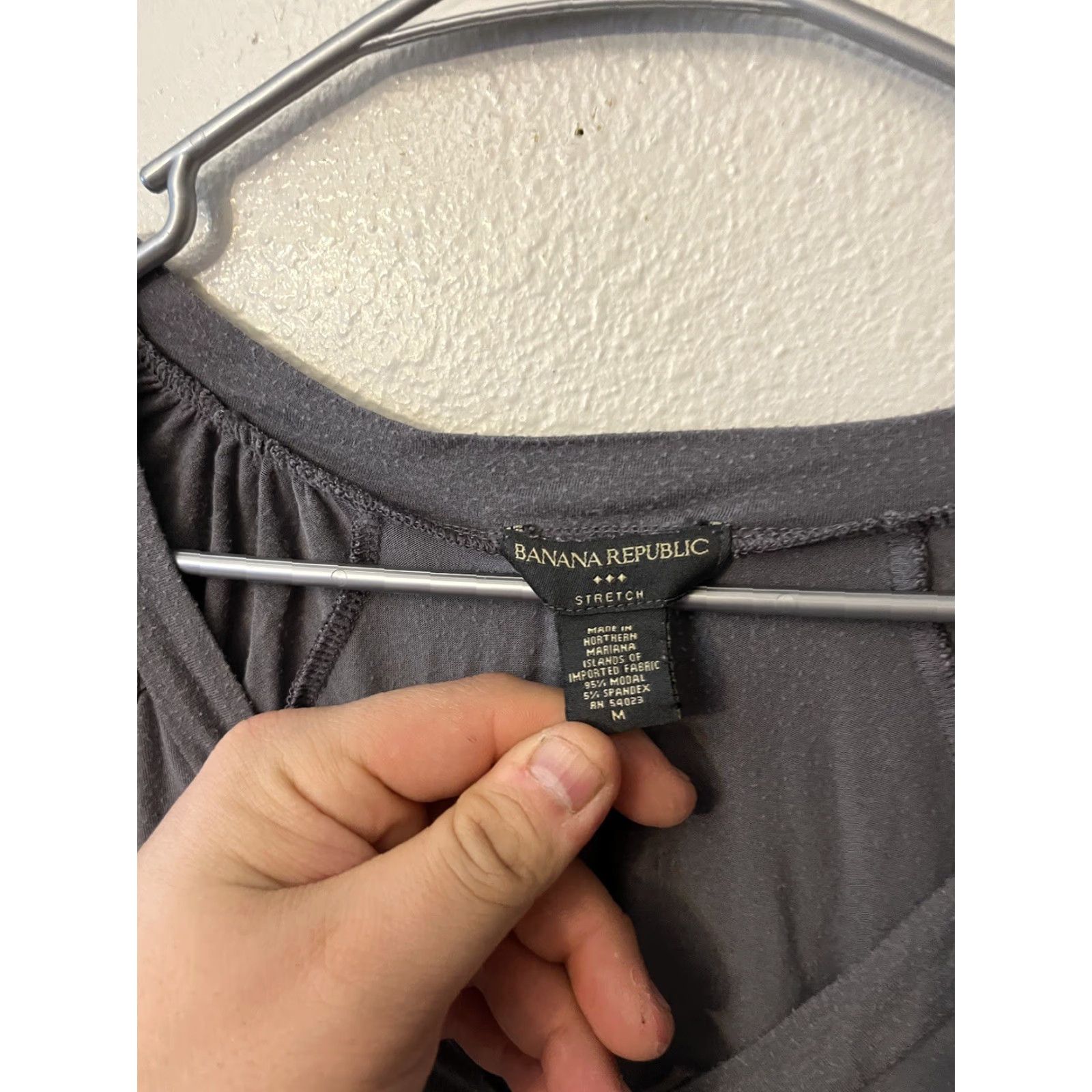 Banana Republic VINTAGE Banana Republic Blouse Womens M Gray Stretch V Neck Modal Capsule Boho Y2K Size M / US 6-8 / IT 42-44 - 3 Thumbnail