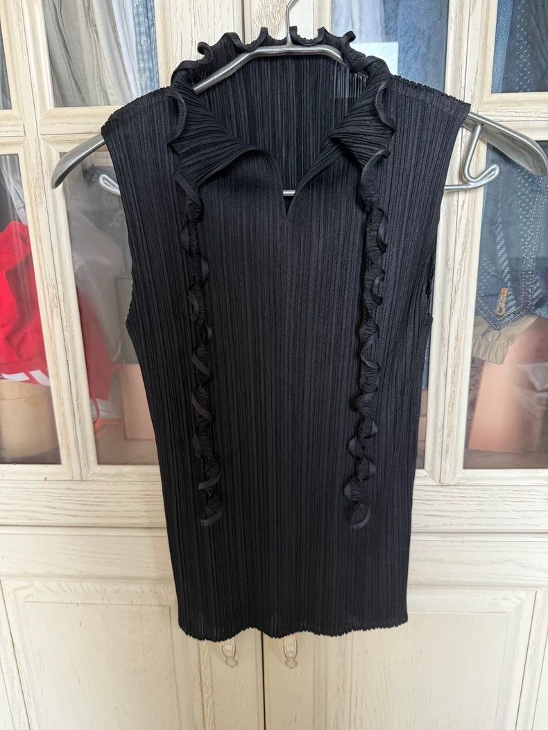 Issey Miyake Issey Miyake size:3 Black pleated vest Size S / US 4 / IT 40 - 1 Thumbnail