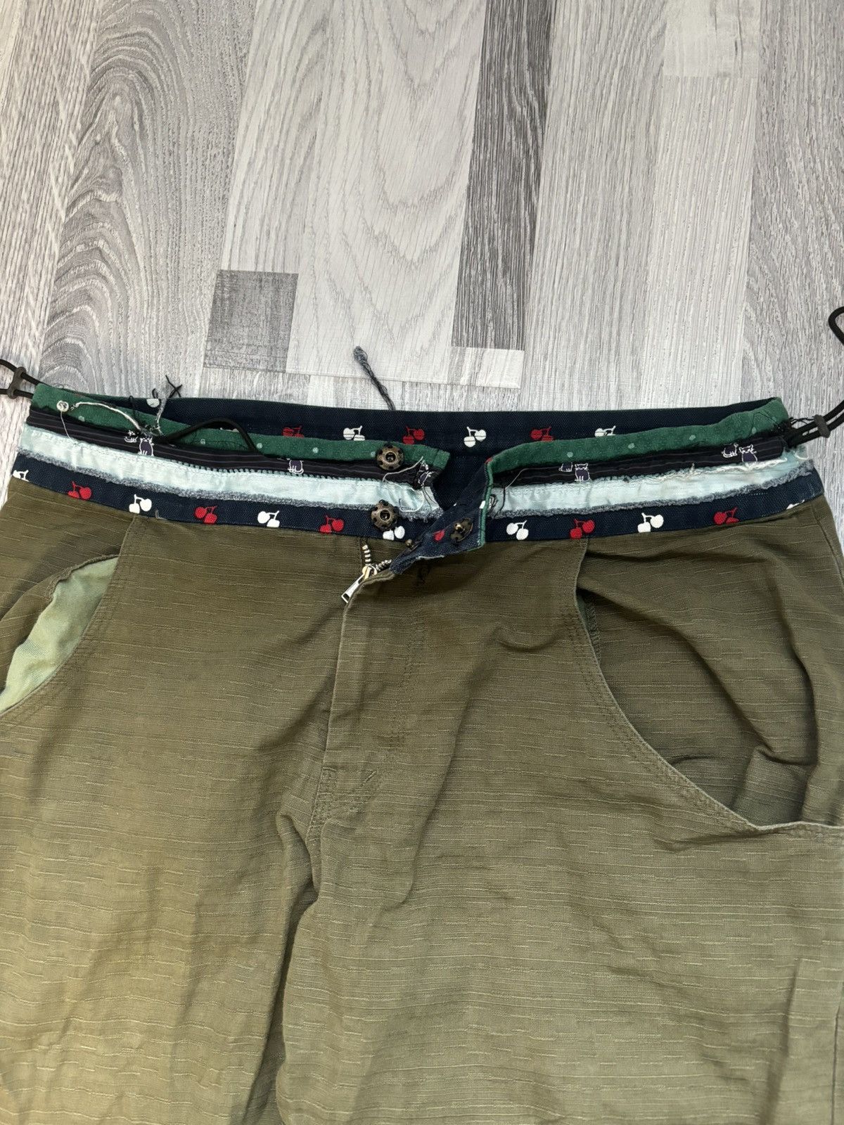 John Undercover × Jun Takahashi × Undercover Undercover AW03 'Paper Doll' Army Elastic Drawstring Pants Size US 31 - 3 Thumbnail