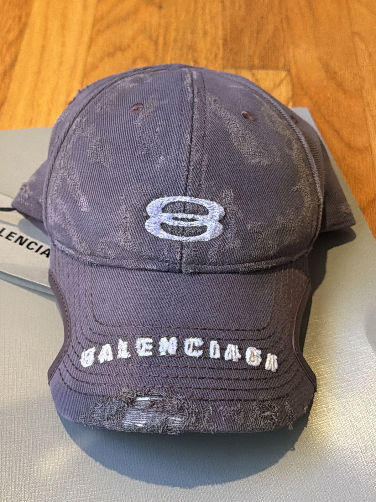 Balenciaga Balenciaga unity logo distressed hat Size ONE SIZE - 1 Thumbnail