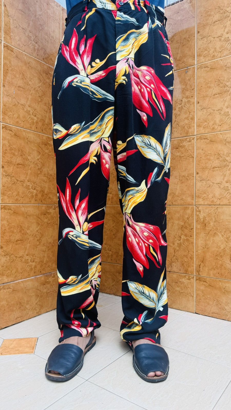 Yohji Yamamoto Yohji Yamamoto Pour Homme SS97 Floral Rayon Pleated Trousers Size US 34 / EU 50 - 2 Thumbnail