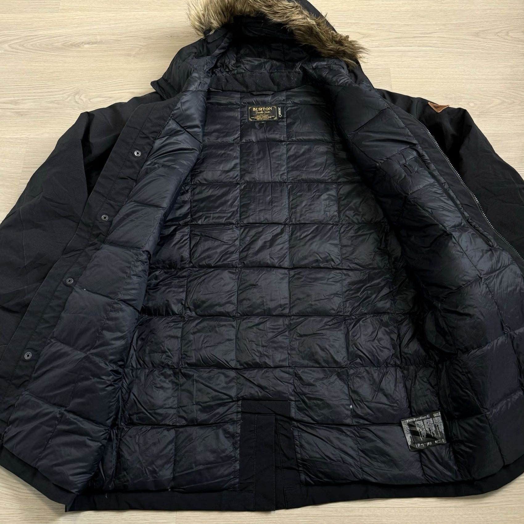Burton VINTAGE Burton Black Parka Jacket Fur Hood Goretex Size Large Durable Goods Mens Size US L / EU 52-54 / 3 - 7 Thumbnail
