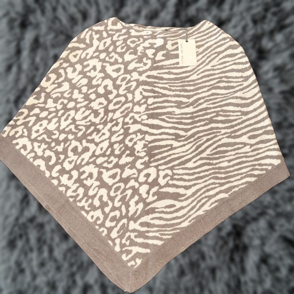 Vintage **CozyChic Barefoot Dreams Dove Gray Animal Print One Size Poncho** User: **CozyChic Barefoot Dreams Dove Gray Animal Print Poncho** Size ONE SIZE - 1 Thumbnail