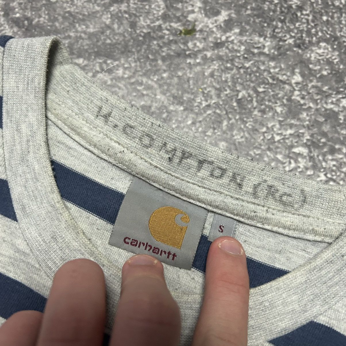 Carhartt Vintage Carhartt Wip Small logo y2k streetwear tee size S Size US S / EU 44-46 / 1 - 5 Thumbnail