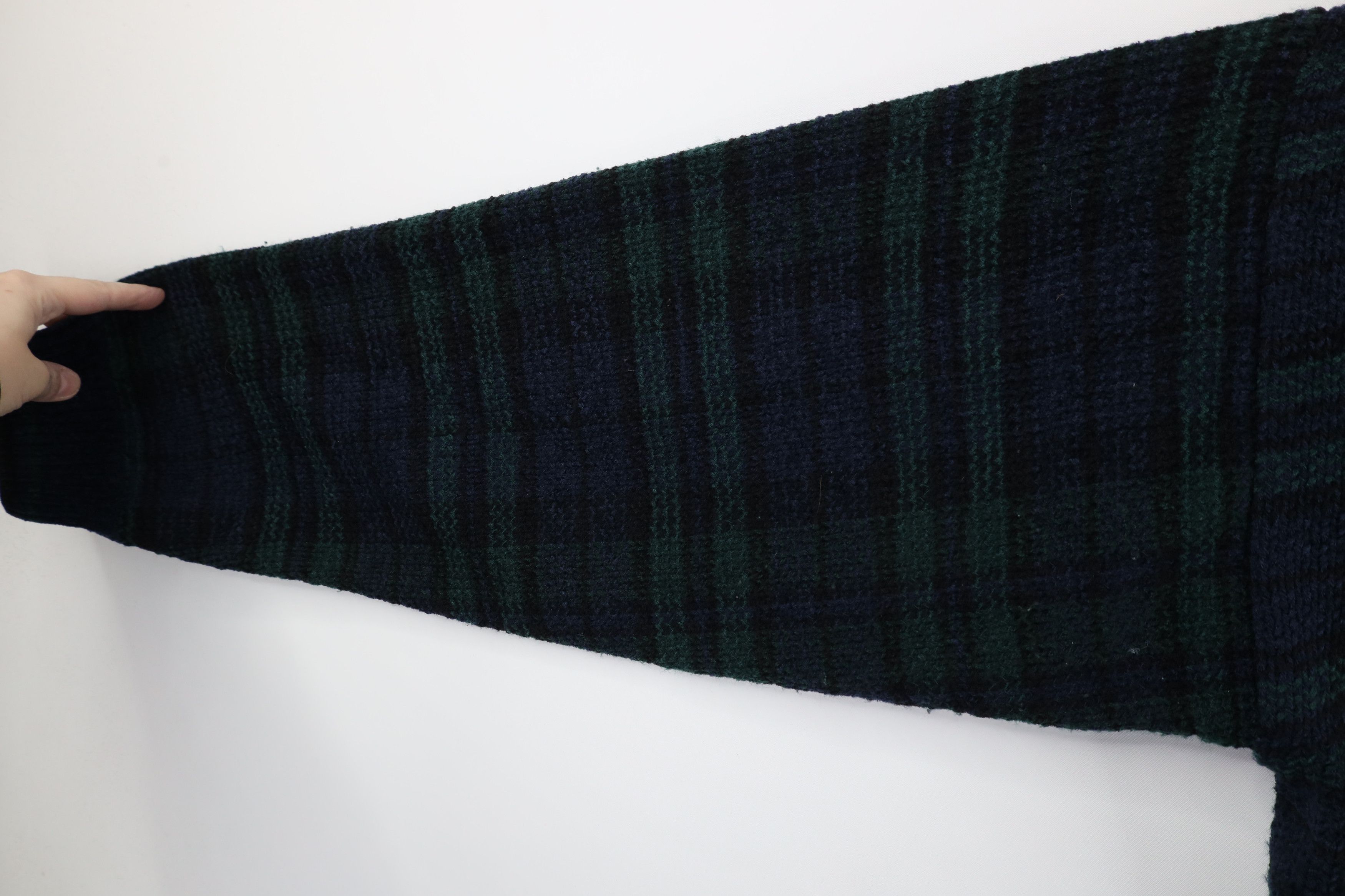 Vintage Vintage 90s Streetwear Fleece Crewneck Sweater Tartan Plaid Size US XL / EU 56 / 4 - 6 Thumbnail
