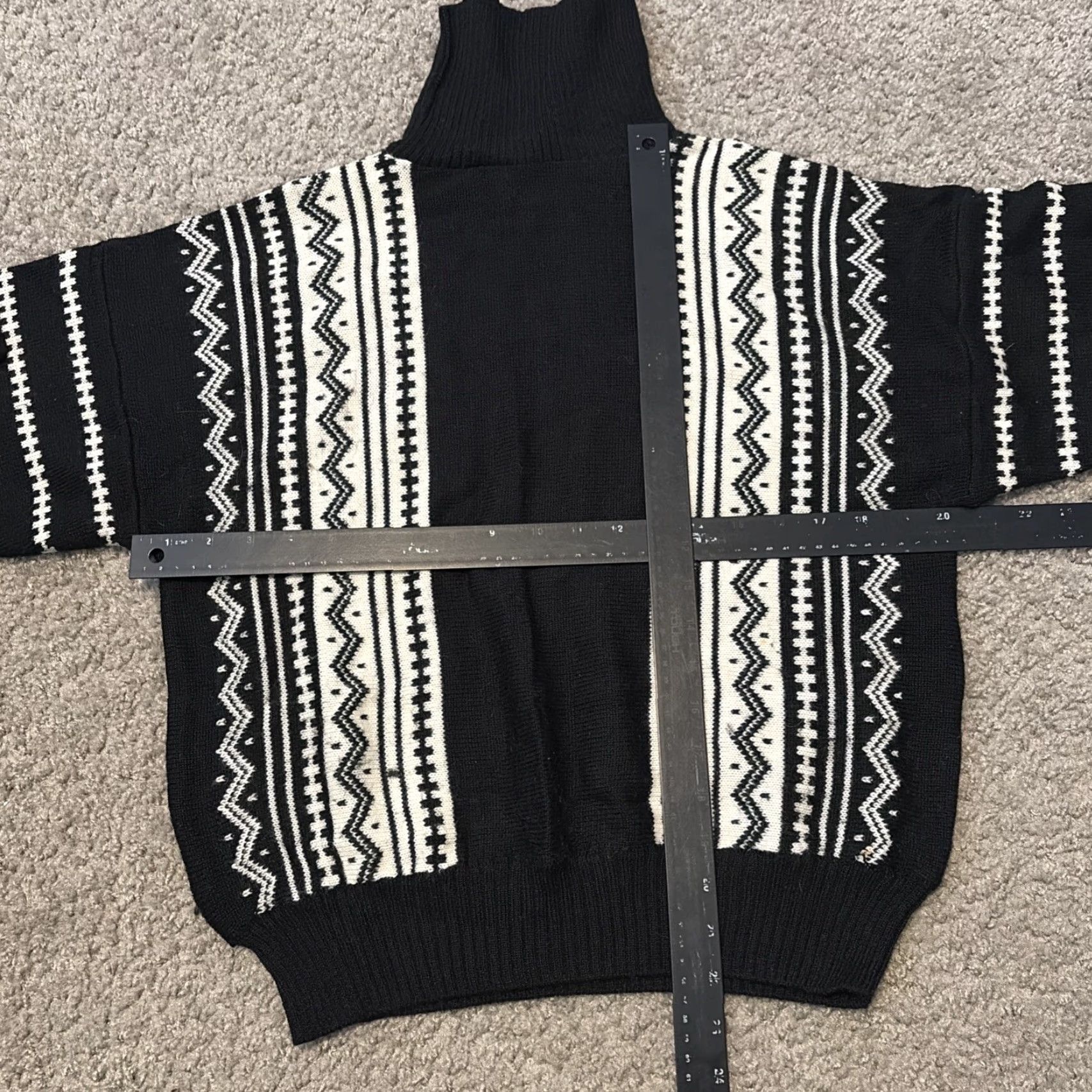 Liberty London VINTAGE Liberty Of London White Black Geometric Turtleneck Wool Blend Medium Sweater 1980s Womens Size M / US 6-8 / IT 42-44 - 4 Thumbnail