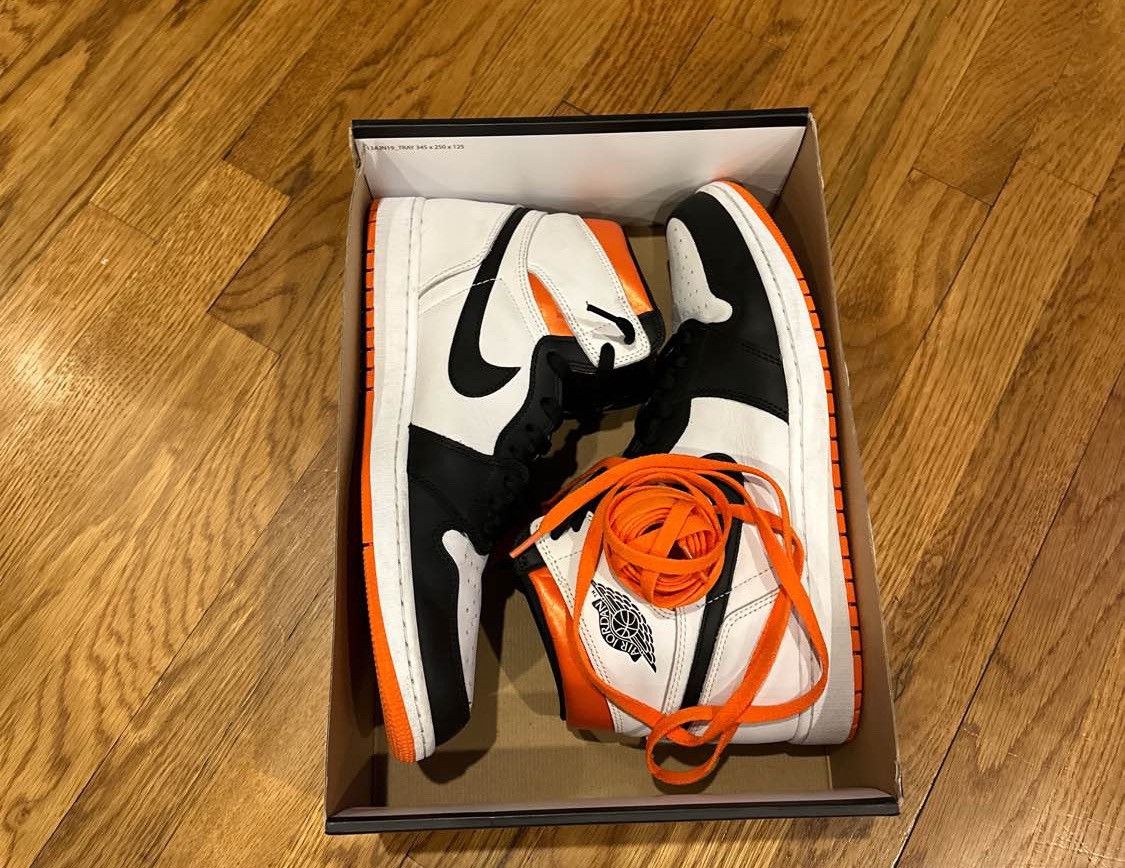 Jordan Brand Air Jordan 1 Retro High OG “Electro Orange” Size US 13 / EU 46 - 7 Thumbnail