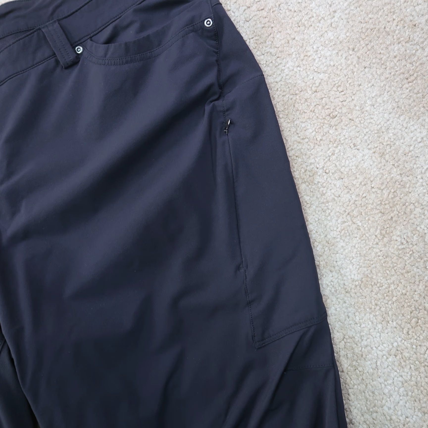 CO Duluth Trading Co Nylon Pants Jeans Straight Leg Women's 26W Black 30 In Inseam 46x30 Cargo Pockets Plus Size Size 32" / US 10 / IT 46 - 4 Thumbnail