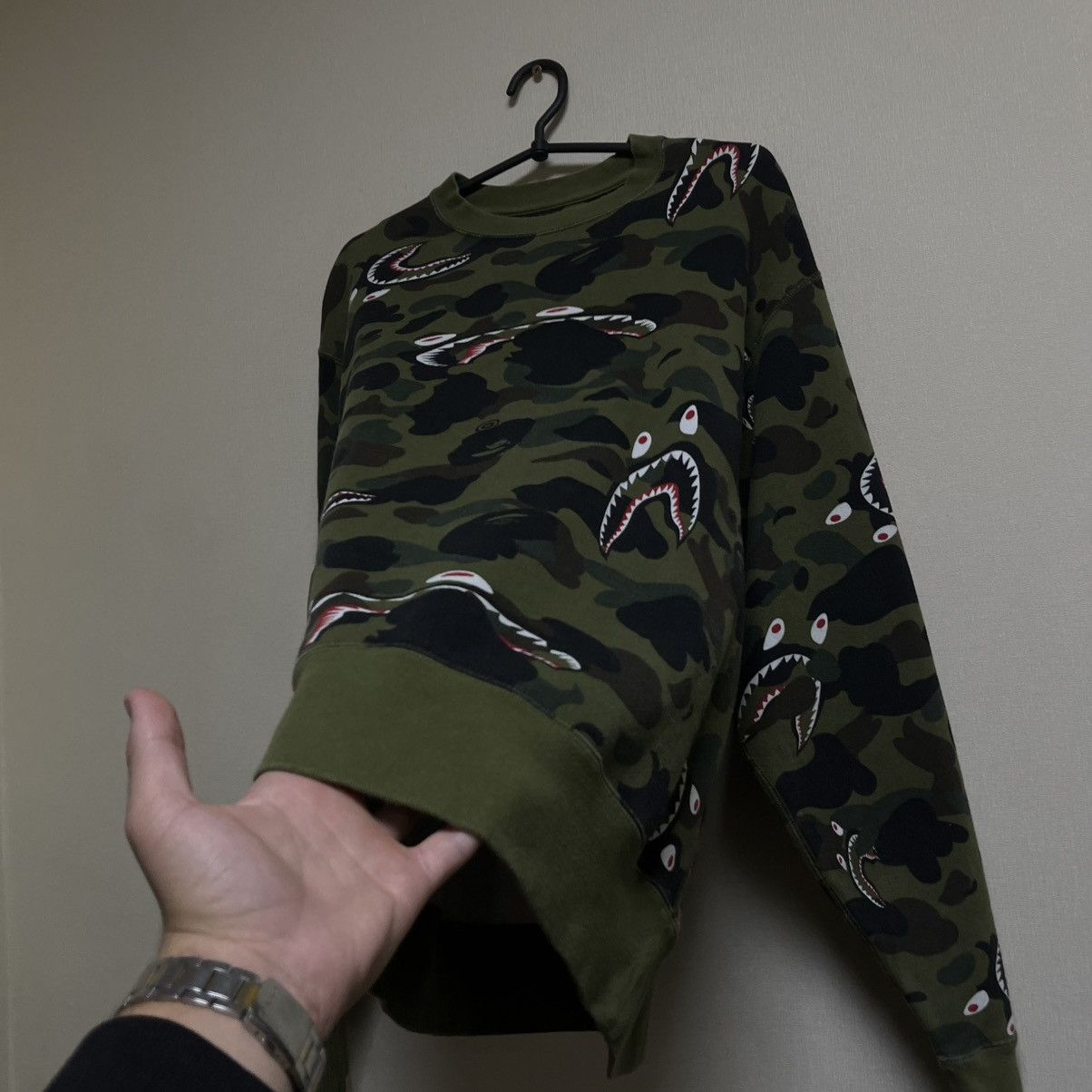 Bape FW20 Bape 1st Green Camo Shark Pattern Crewneck Sweatshirt Size US M / EU 48-50 / 2 - 5 Thumbnail