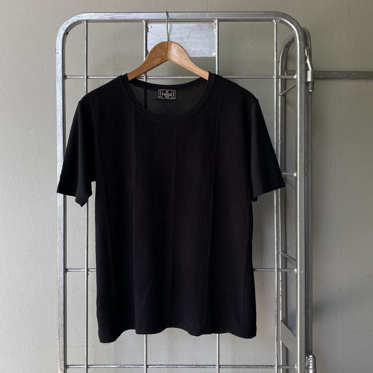 Fendi FENDI Black Logo-Embossed Fendi Tee Size M / US 6-8 / IT 42-44 - 1 Thumbnail