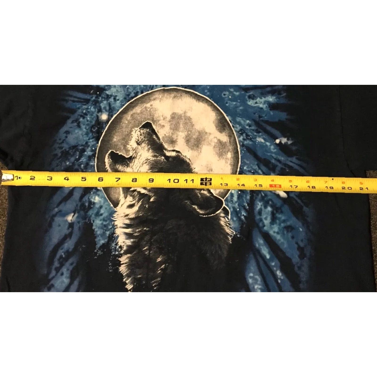 Vintage VINTAGE Wolves Wolf Shirt T-Shirt Men L Blue 90s Outdoor Hiking Grunge Punk USA Animals Wildlife Navajo? Size US L / EU 52-54 / 3 - 3 Thumbnail