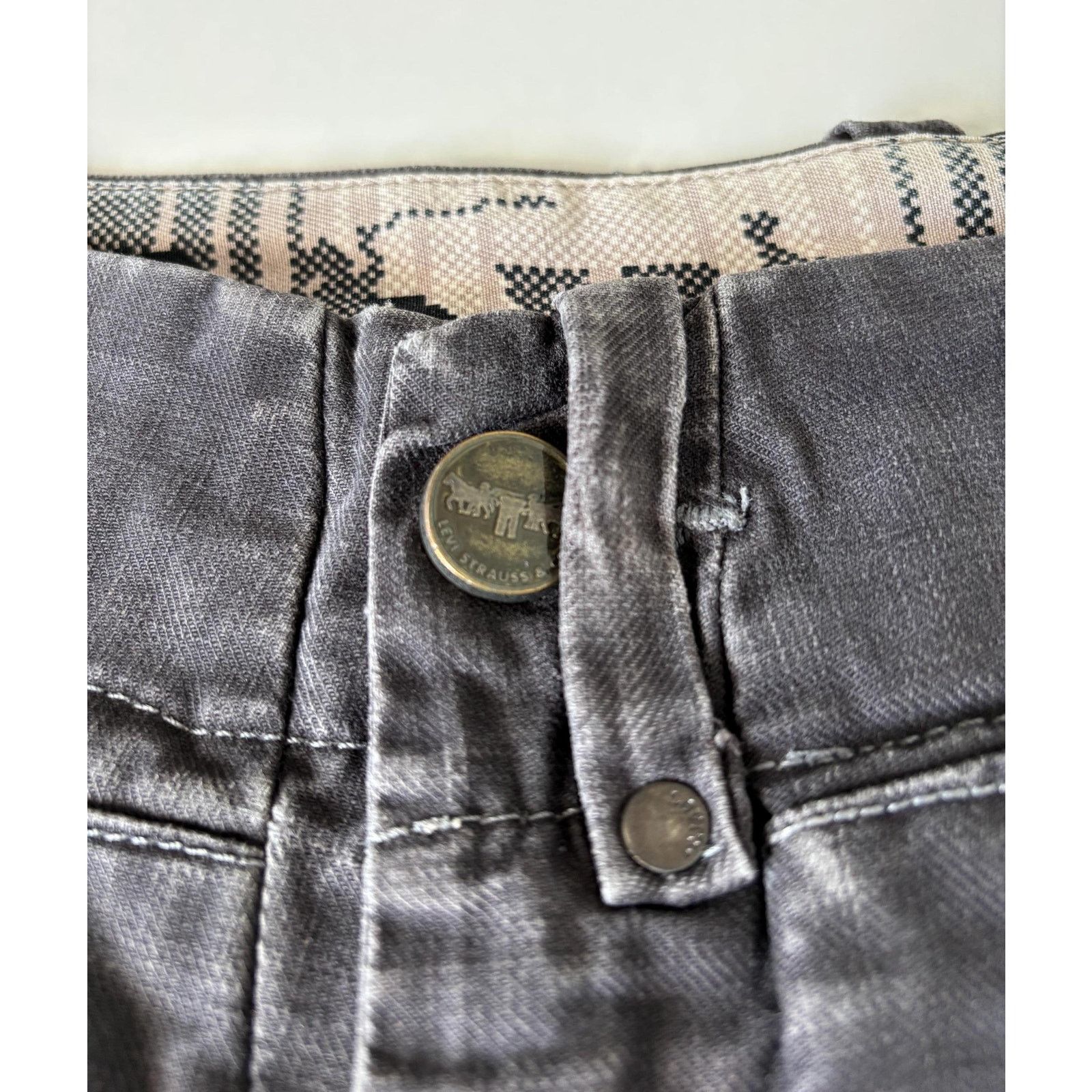 Levi's Vintage Levi's Engineered Jeans Shorts Y2K Twisted Leg Size US 31 - 7 Thumbnail
